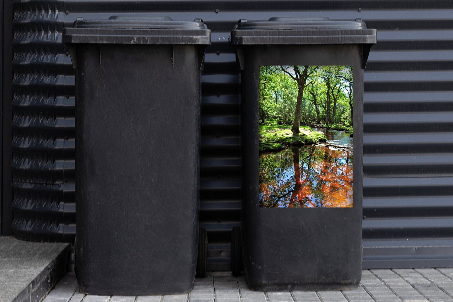 einem Spiegelung National (1 in Container, Wandsticker im Park Forest New Mülltonne, Abfalbehälter Bach Sticker, MuchoWow St), in England Mülleimer-aufkleber,