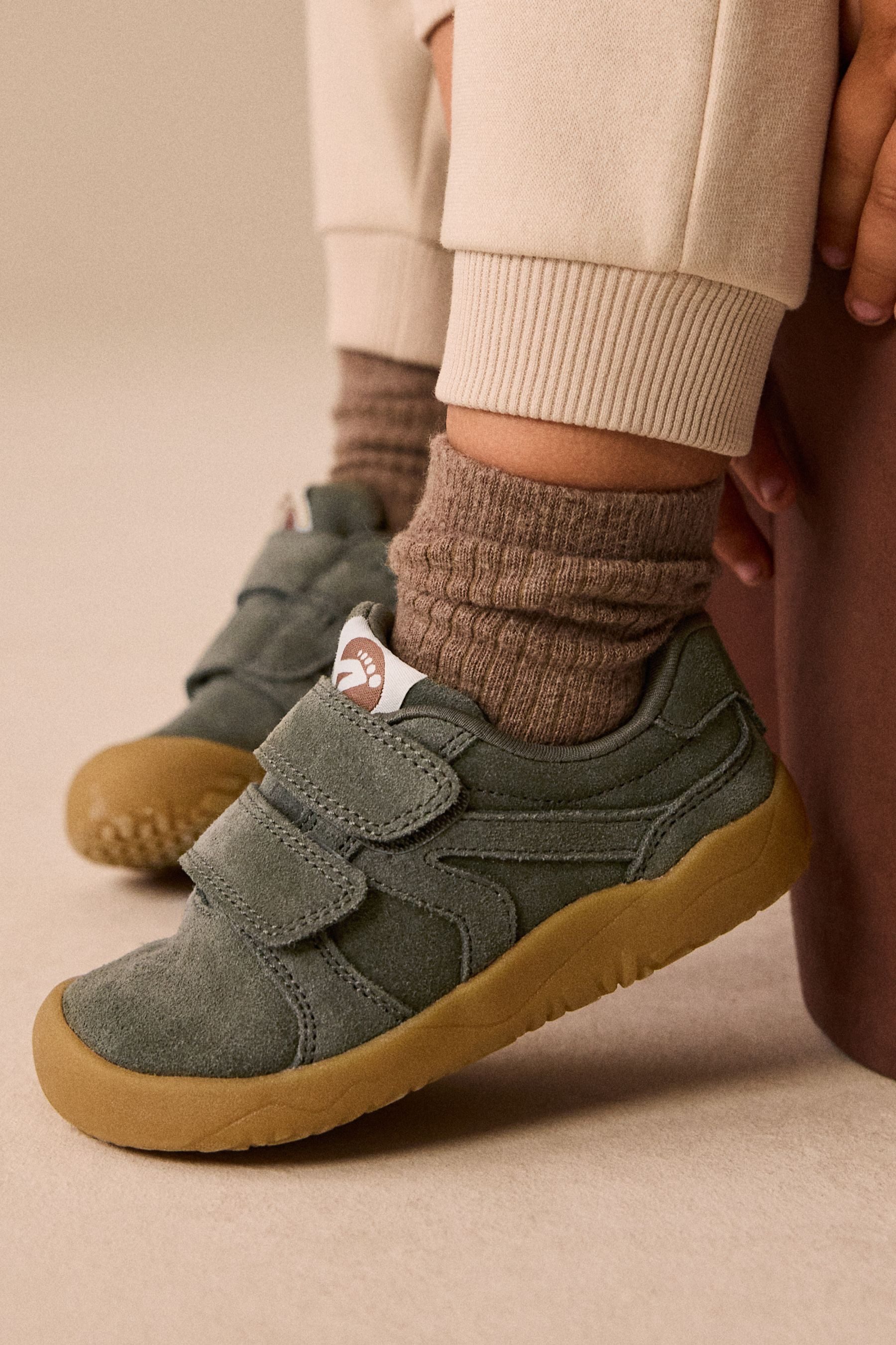 Next Barfuß-Sneaker aus Leder mit Klettverschluss Klettschuh (1-tlg)