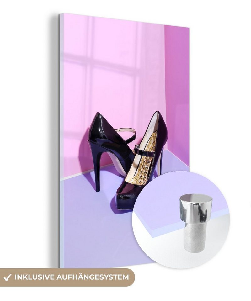 MuchoWow Acrylglasbild Hochhackige Schuhe auf rosa Hintergrund, (1 St),  Glasbilder - Bilder auf Glas Wandbild - Foto auf Glas - Wanddekoration