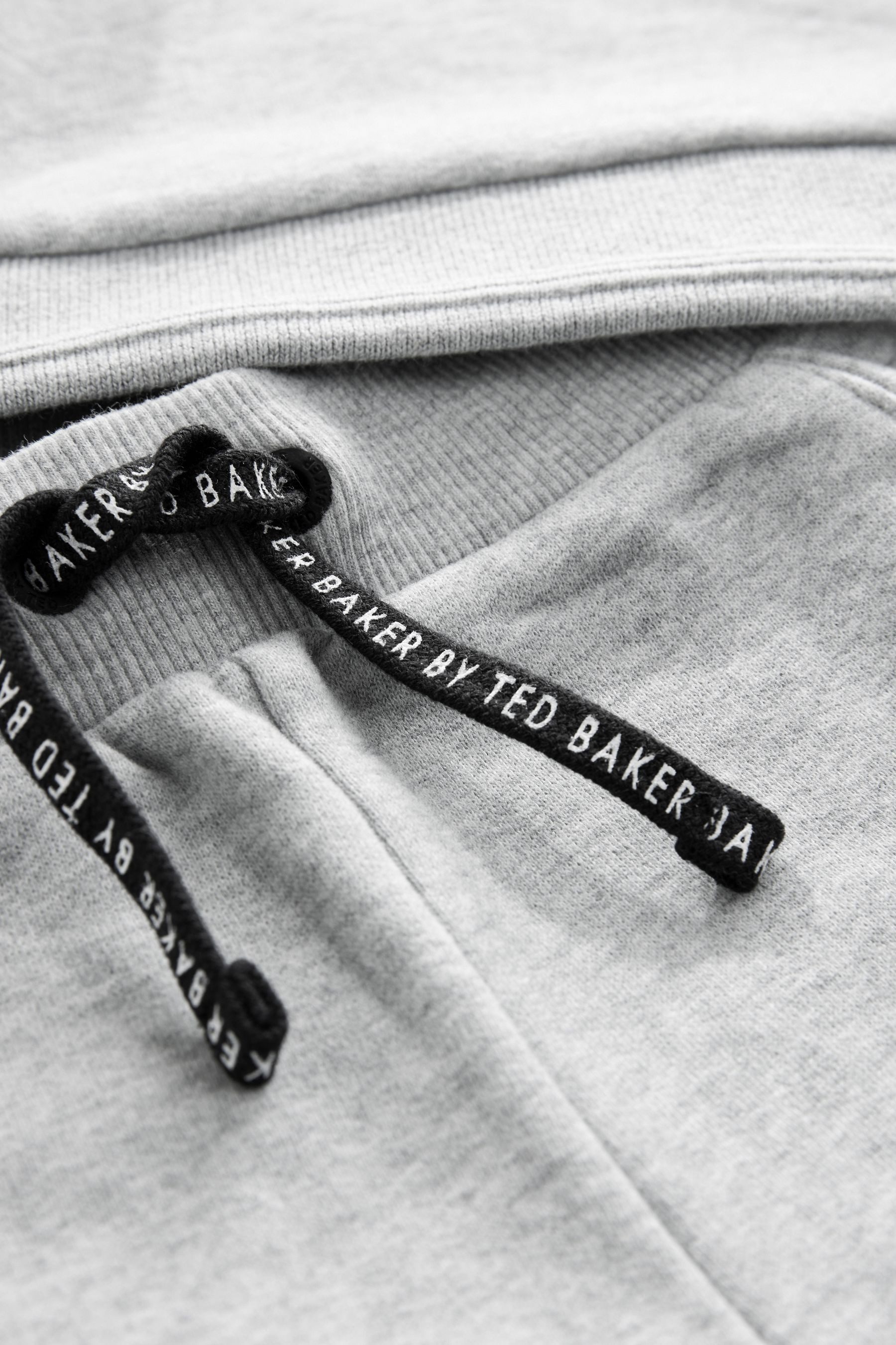 Baker by Ted Baker Sweatanzug Baker by Ted Baker Jogginganzug mit Sweatshirt (2-tlg)