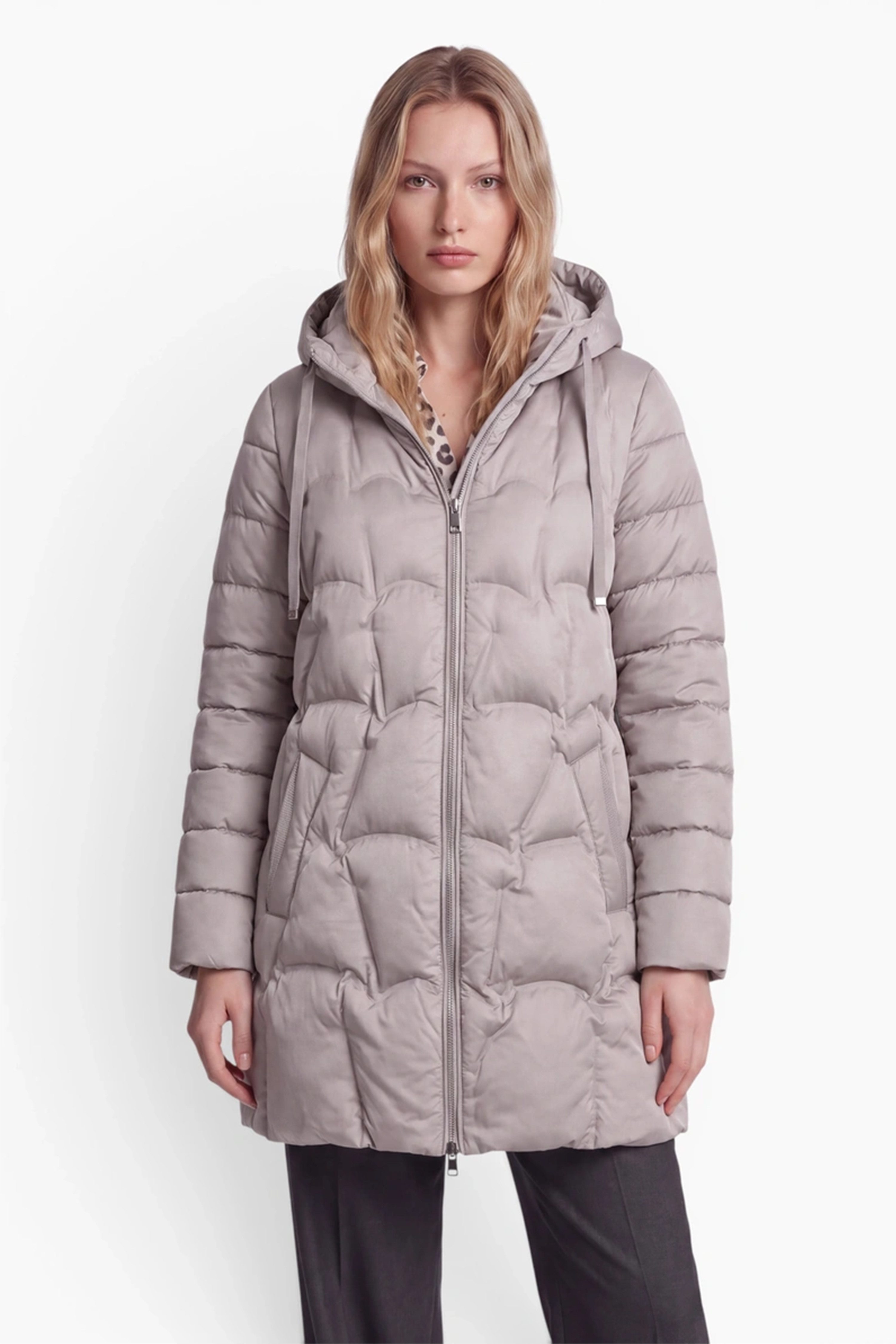 FUNK since 1776 Steppjacke lange Steppjacke im trendigen Steppdesign mit abnehmbarer Kapuze