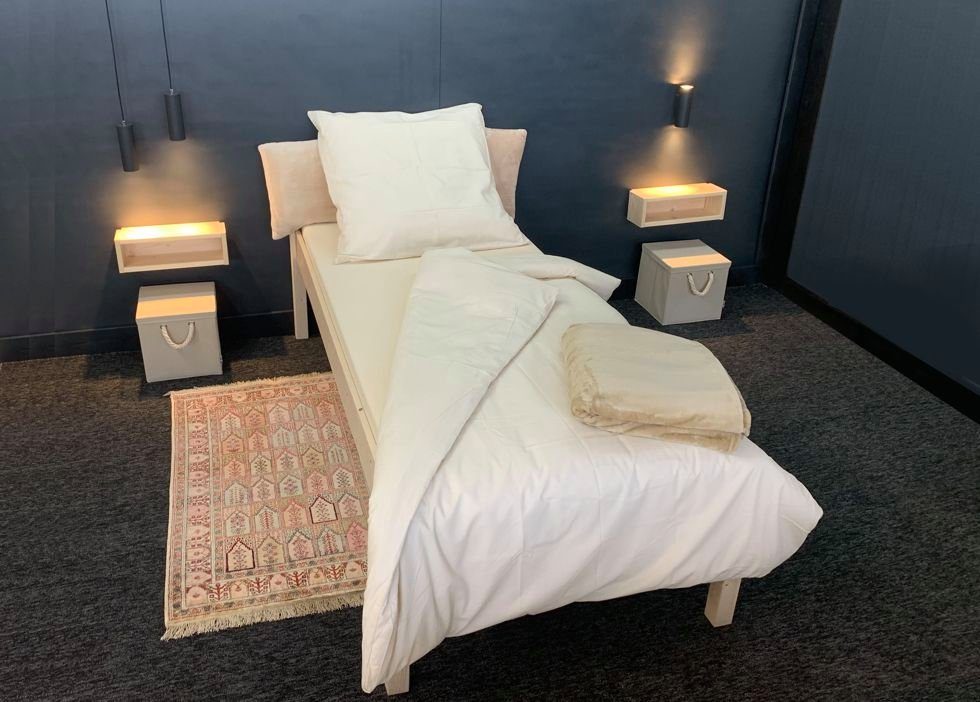 LIEGEWERK Massivholzbett Erhöhtes Bett Seniorenbett Massivholz 90x200 100x2 günstig online kaufen