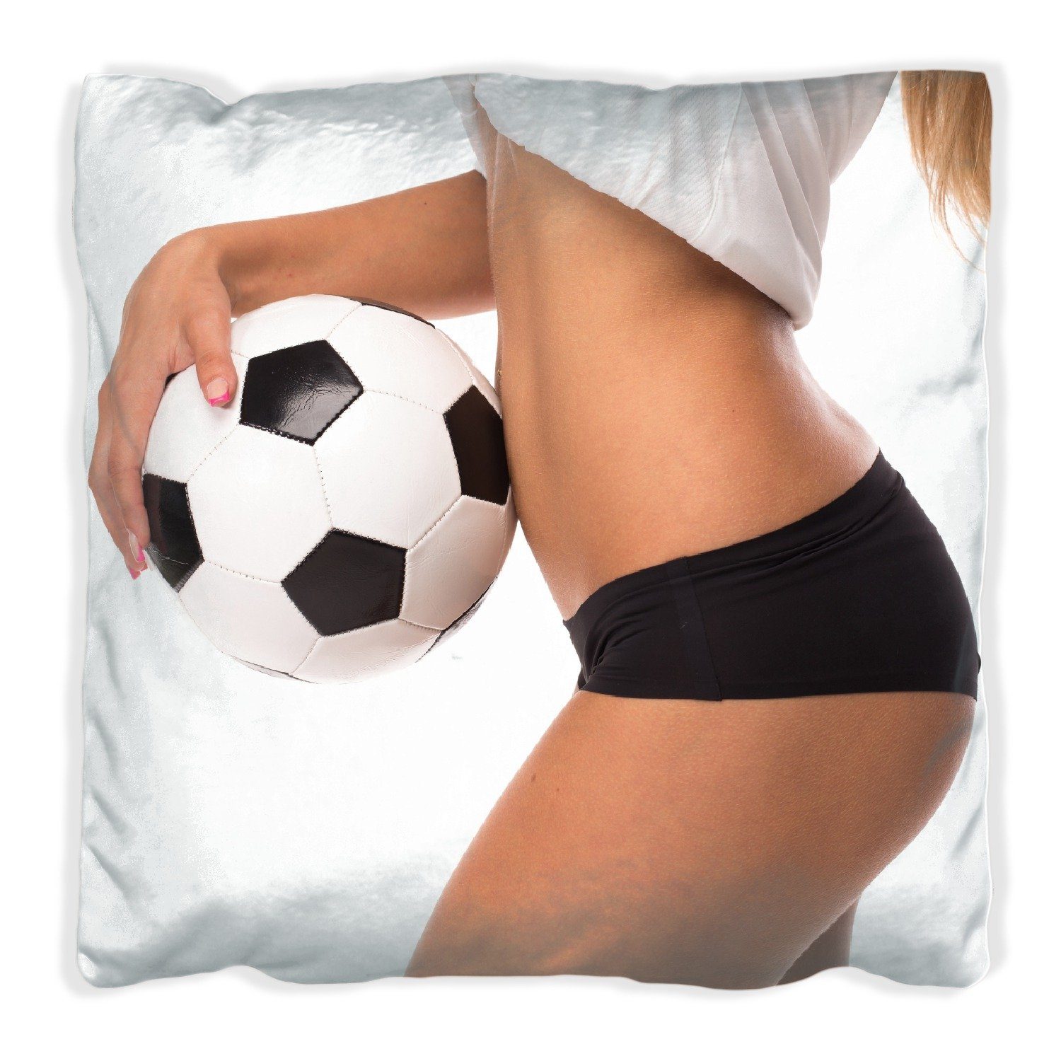 Wallario Dekokissen Fußball - sexy Frau mit einem Fußball, handgenäht