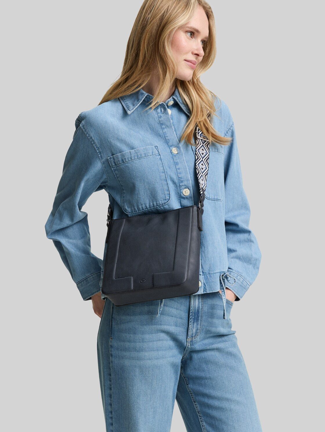 TOM TAILOR Umhängetasche Bags, TTNANI M Umhängetasche mit gewebtem Trageriemen