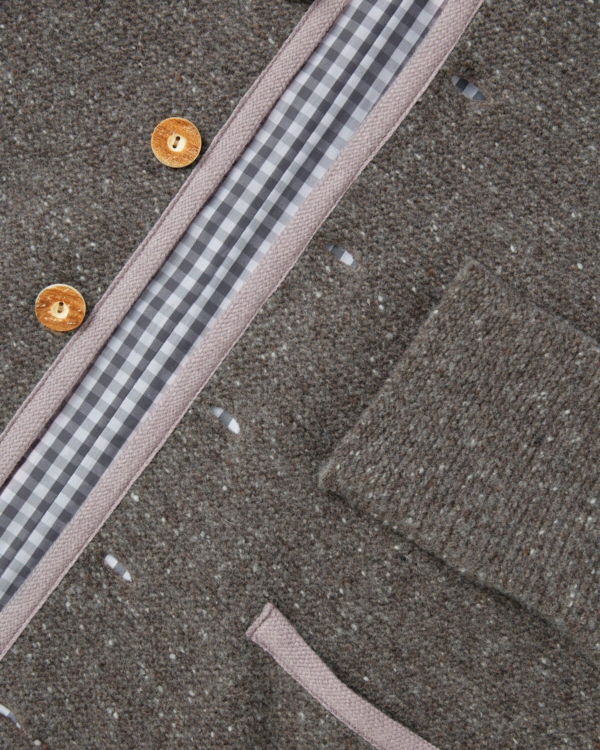 Reitmayer Trachtenstrickjacke Linksstrick-Cardigan mit Rückenmotiv