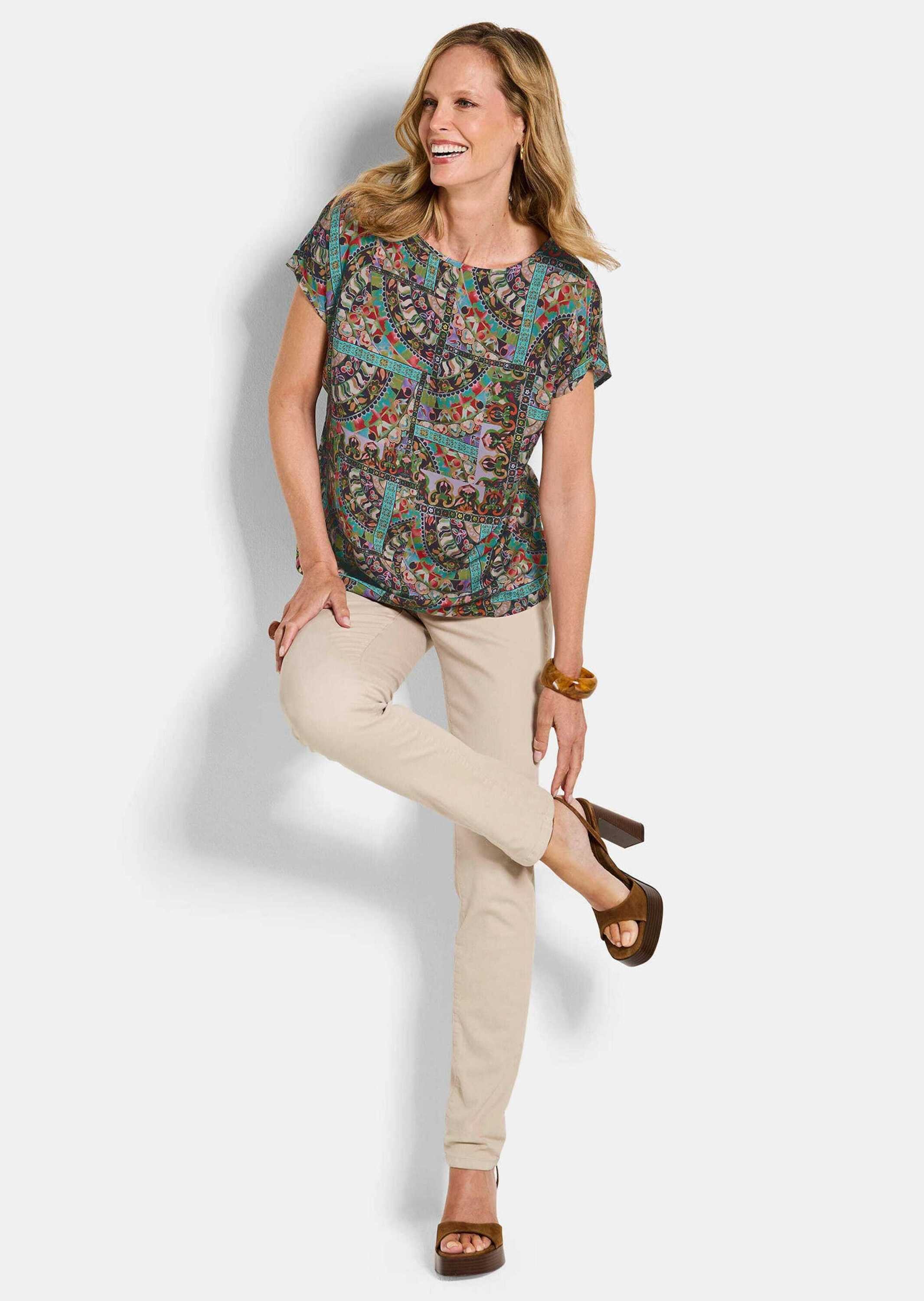 GOLDNER Shirtbluse Kurzgröße: Viskoseshirt mit Muster-Mix Schlupfbluse mit U-Boot-Ausschnitt und Kurzarm