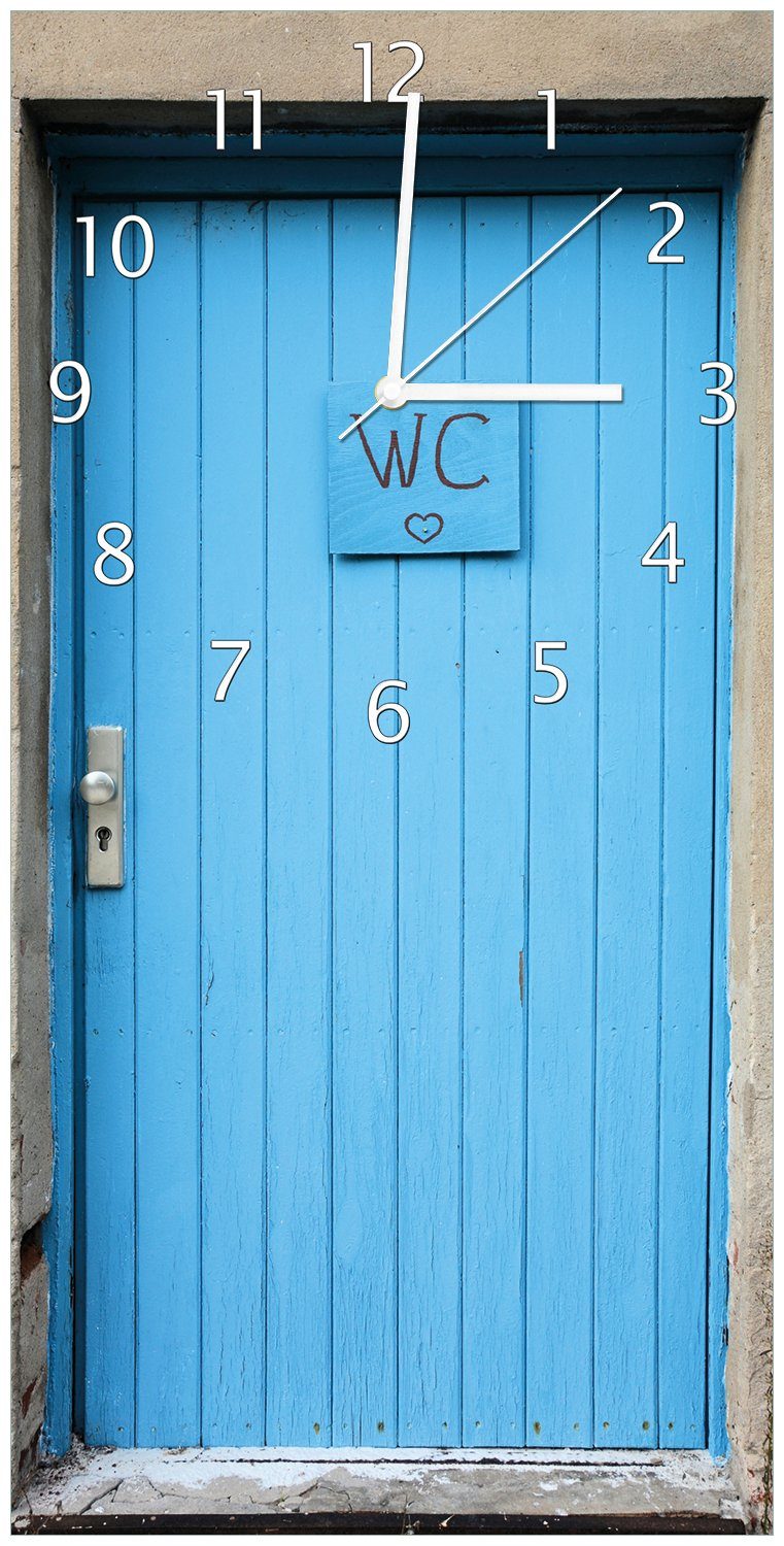 Wallario Wanduhr Blaue Tür einer Toilette in einer verlassenen Fabrik in Magdeburg (Uhr aus Acryl)