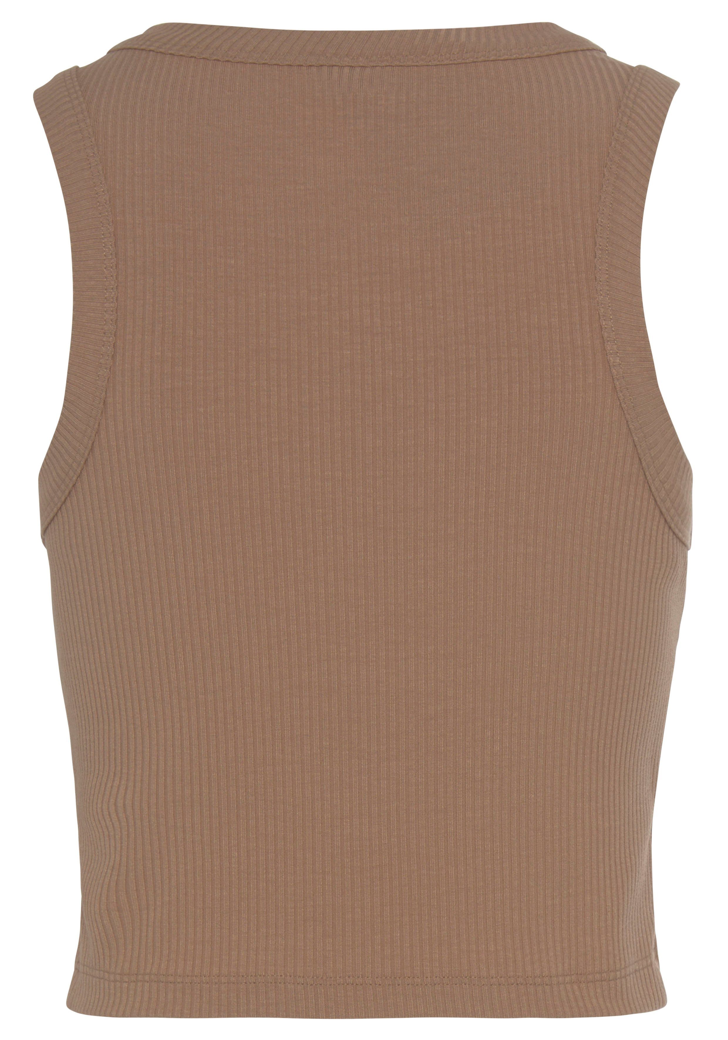 LASCANA Crop-Top aus weicher Rippware (2er-Pack) kurzes Tanktop, sommerliche Basic Tops, figurbetontes Ripptop – Bild 5 von 5