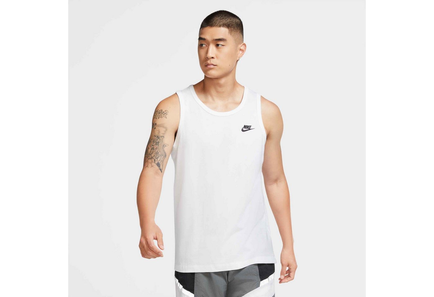 Nike Sportswear Tanktop Men's Tank ärmelloses Design, mit Rundhalsausschnitt, aus Baumwoll-Jersey