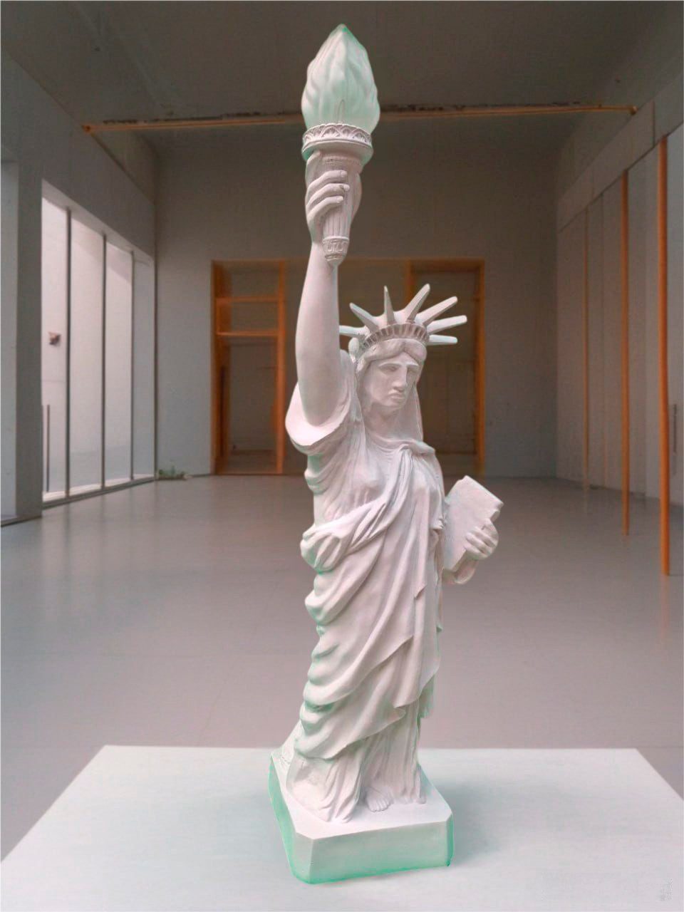 JVmoebel Stehlampe Dekorative Stehlampe im Figuren-Stil ideal für Wohnbereiche Sofort, Made in Europa