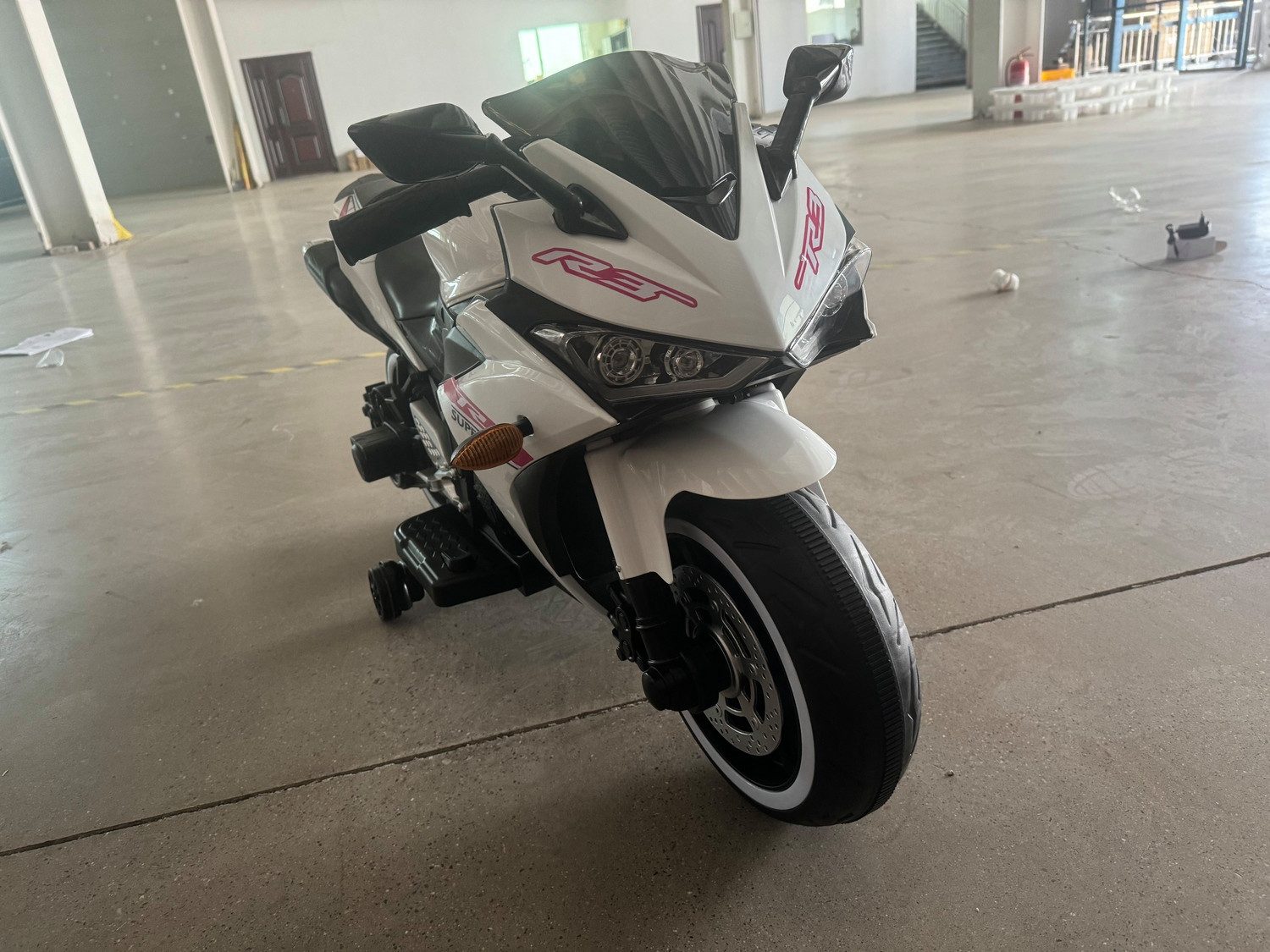 BoGi Elektro-Kindermotorrad Sportbike 12V – mit Stützrädern & Sound, LED-Li günstig online kaufen