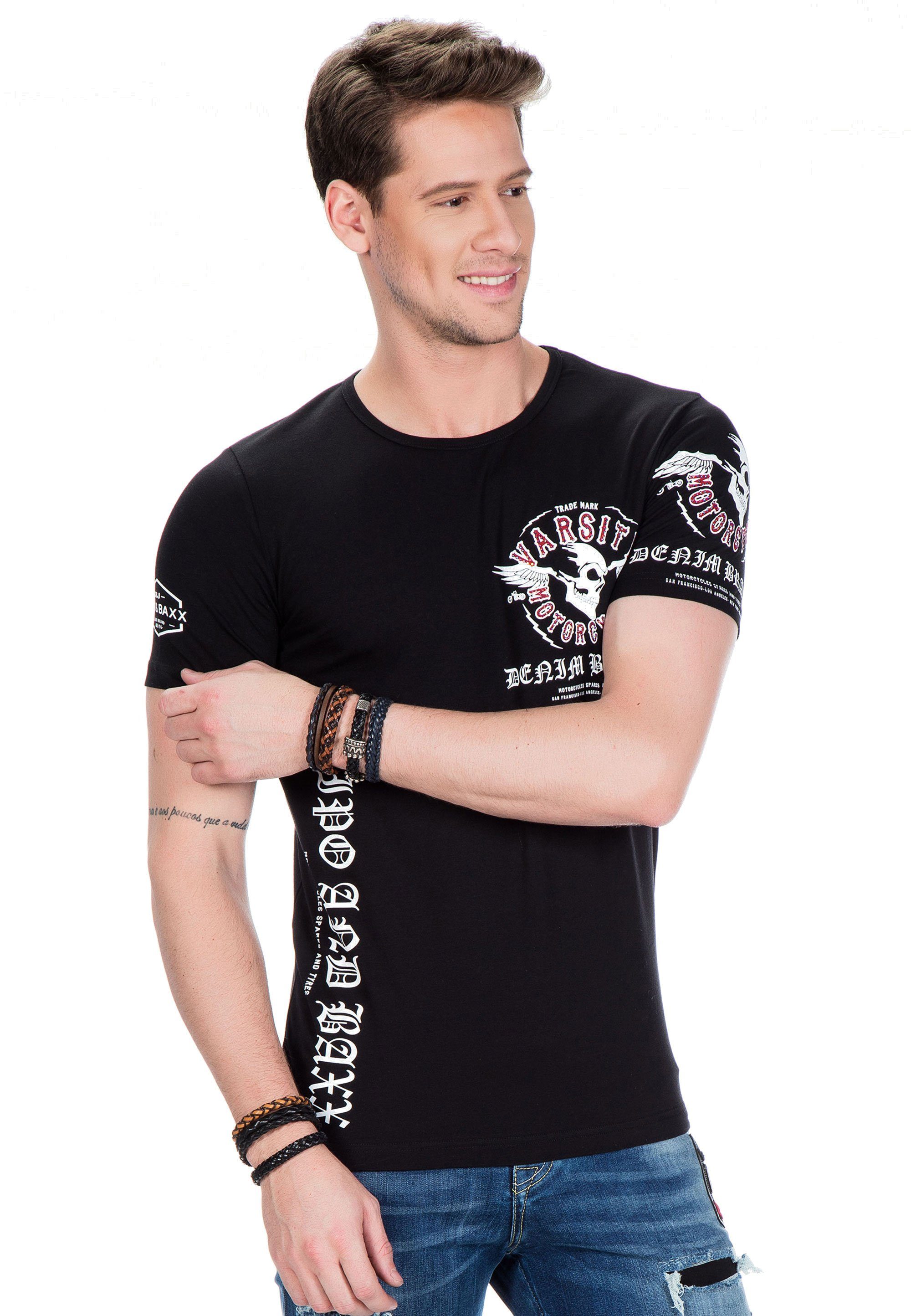 Baxx Cipo mit Varsity Motorcycle-Aufdruck & T-Shirt
