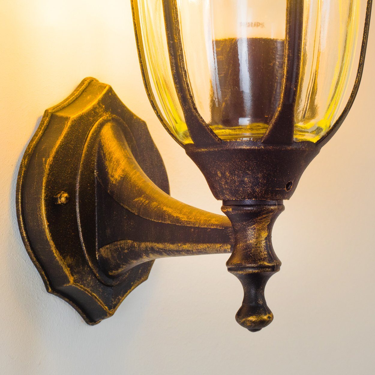 Aluguss aufwärts Leuchtmittel, m. hofstein »Poggi« Klarglas-Scheiben, in E27, Schwarz/Gold m. Außenwandlampe, Außen-Wandleuchte ohne Außenleuchte