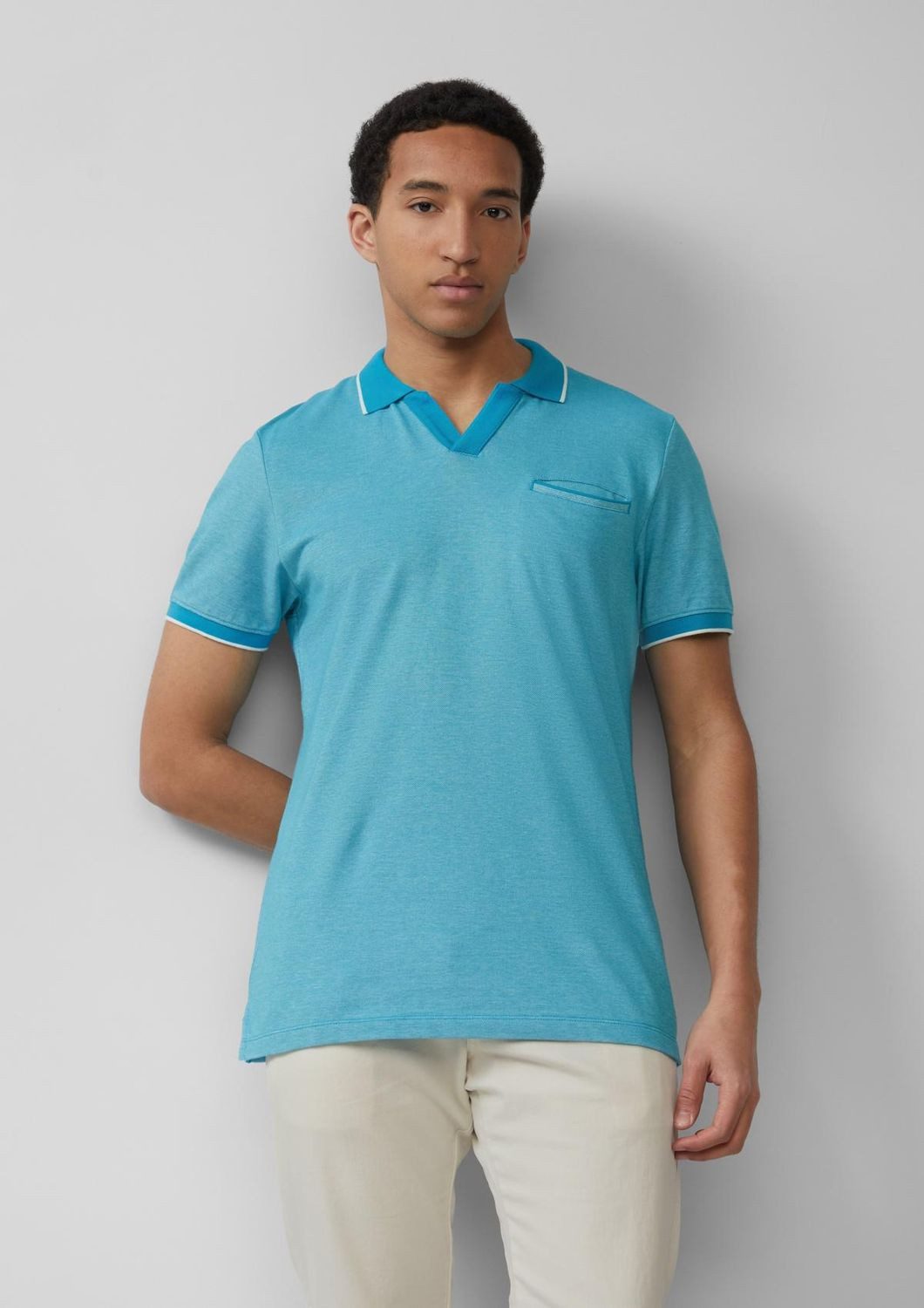 s.Oliver Poloshirt Poloshirt zweifarbiger Piqué, offener V-Ausschnitt, abgesetzte Rippbündchen