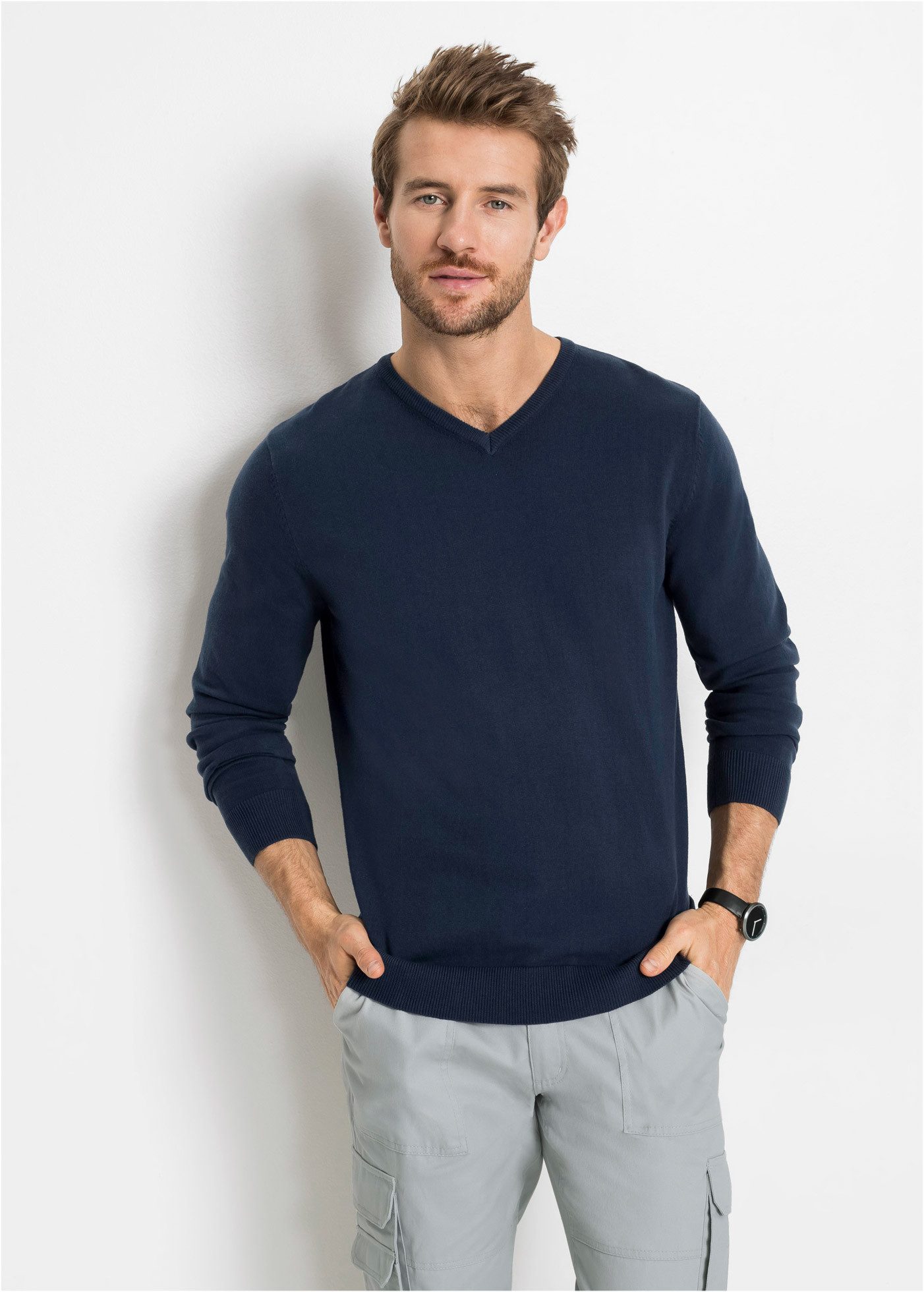 bonprix Strickpullover aus Feinstrickmaterial, mit V-Ausschnitt, Regular Fit