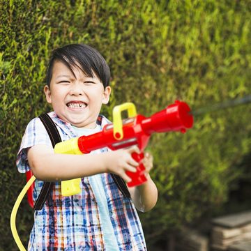 relaxdays Wasserpistole Feuerwehr Wasserspritze Kinder