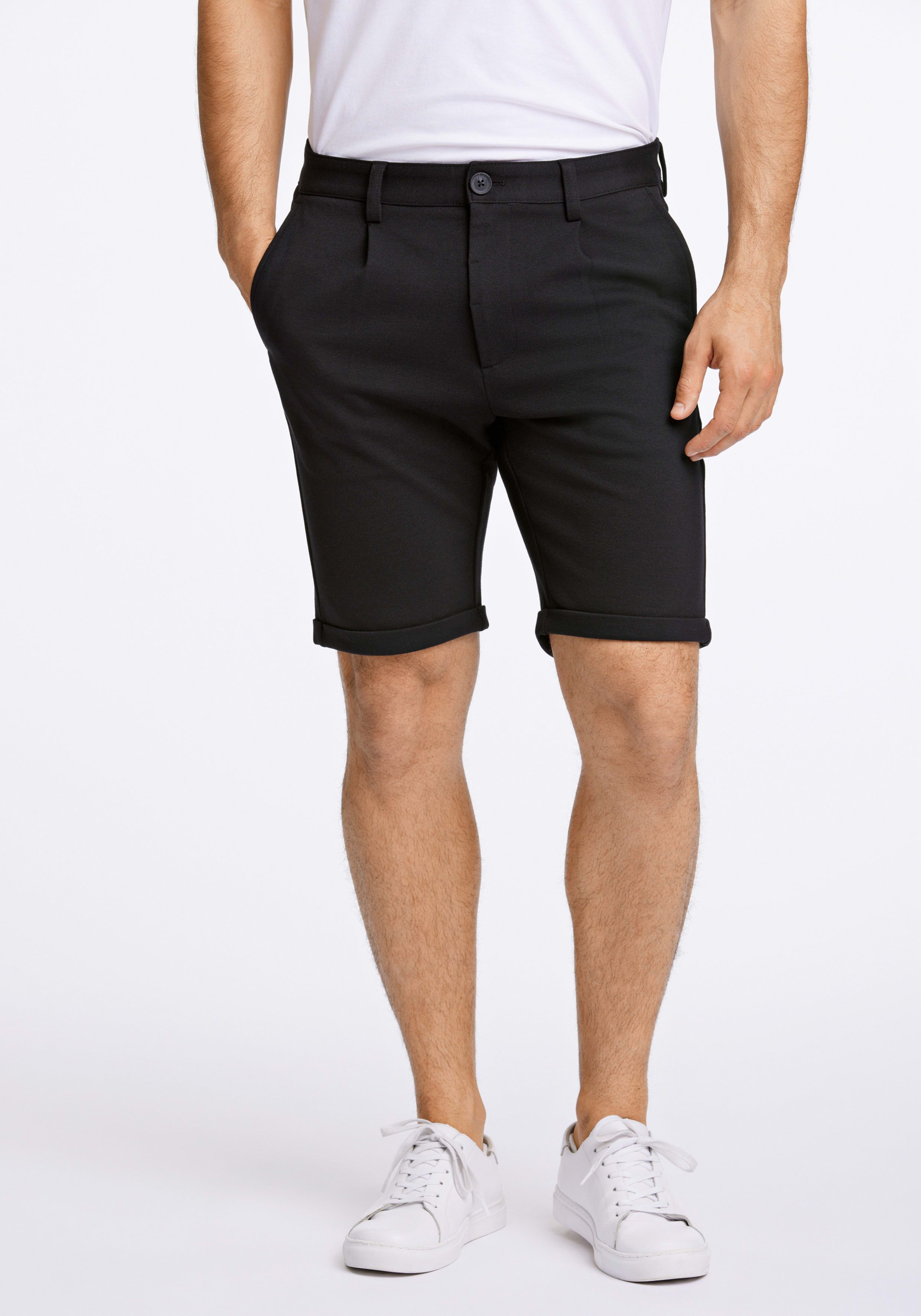 LINDBERGH Chinoshorts im Slim Fit und mit Viskose und Stretch
