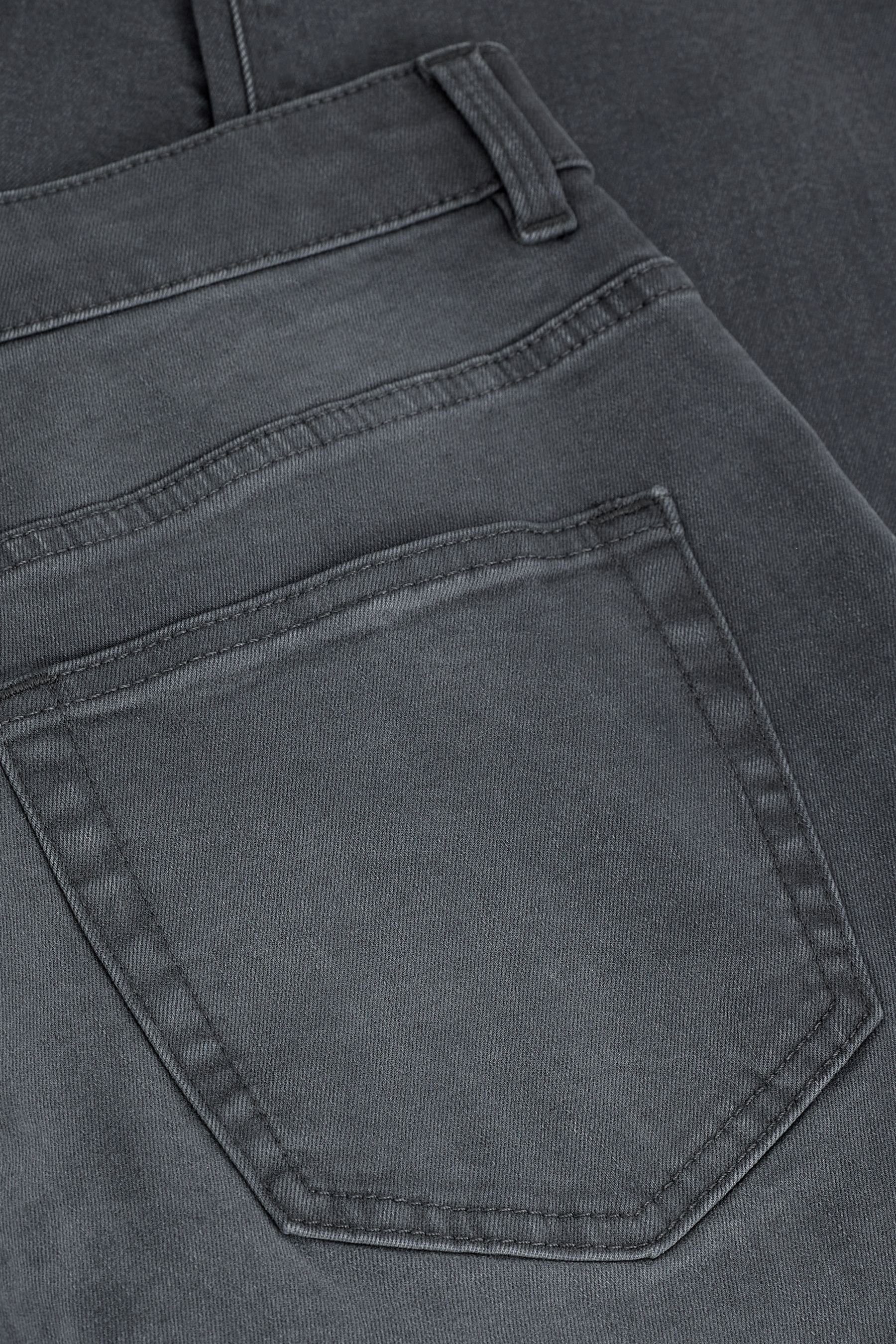 Next Straight-Jeans Straight-Fit Stretch-Jeans mit Gürtel (1-tlg)
