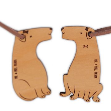 Mr. & Mrs. Panda Schlüsselanhänger Hund verliebt - Geschenk, Symbol für Liebe, Heiratsantrag, Freund, Fr (1-tlg), Hochwertiges Eichenholz