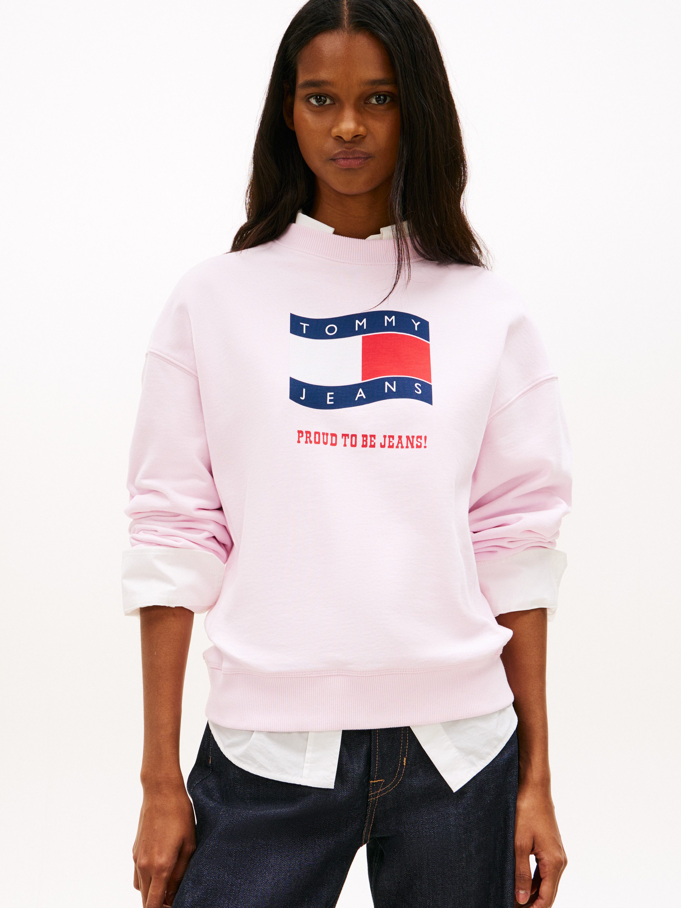 Tommy Jeans Sweatshirt TJW BXY WAVY FLAG CREW EXT Boxy Fit mit Rundhals
