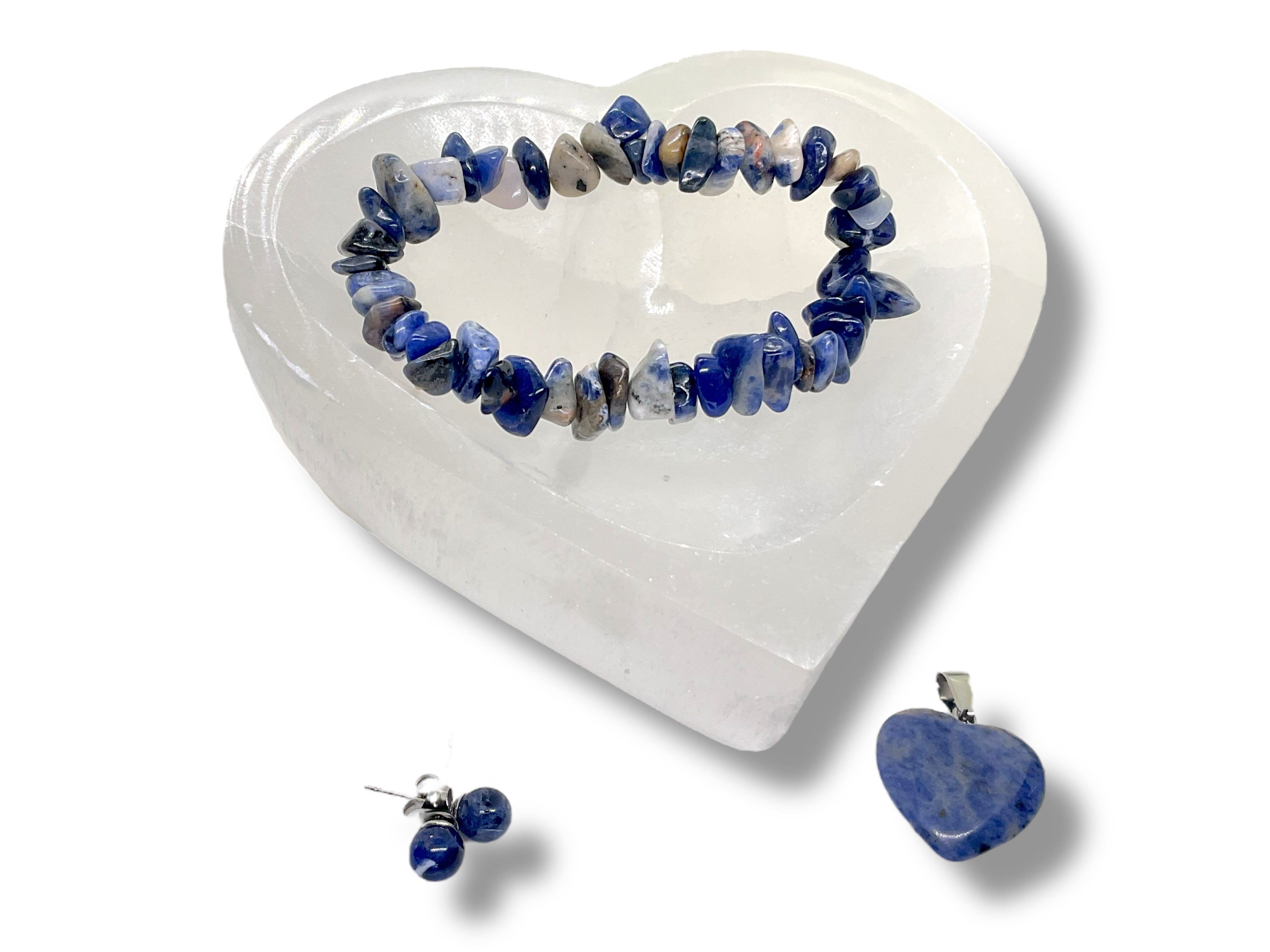 Steinfixx® Edelstein Sodalith Schmuckset mit hochwertiger Selenit Herzschale 10cm, (4 teiliges Set, 4-St., Chakrasteine - Heilsteine - Sodalith - Energiebringer), tanken Sie Energie und Kraft - durch Sodalith