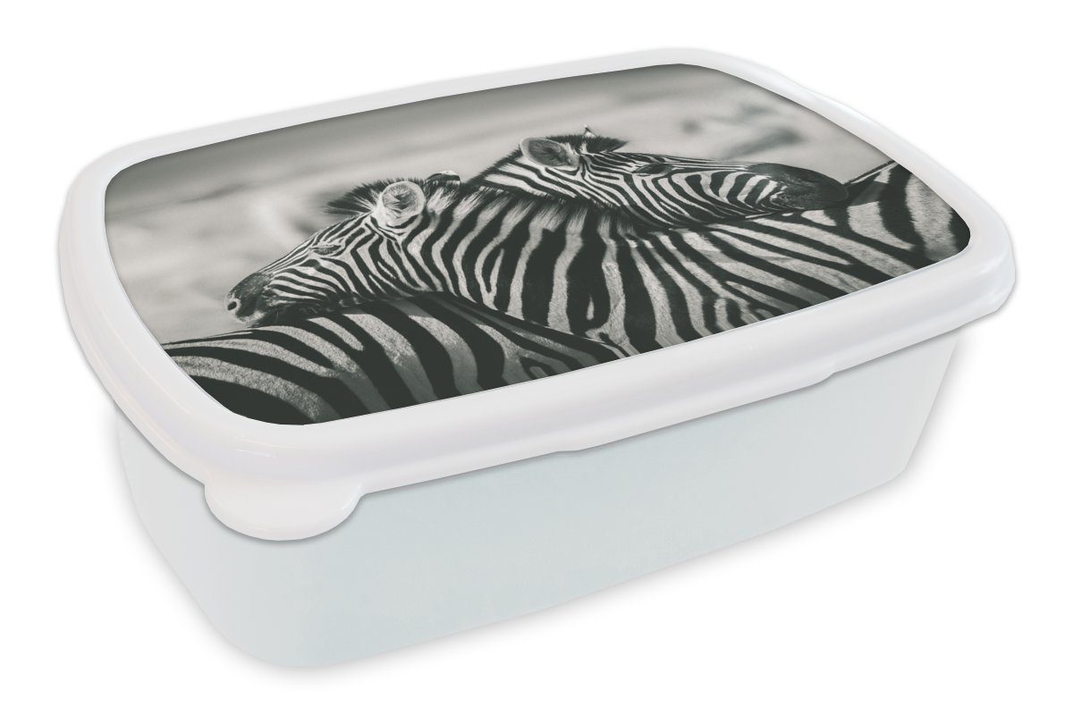 MuchoWow Lunchbox Kuschelige Zebras, Kunststoff, (2-tlg), Brotbox für Kinder und Erwachsene, Brotdose, für Jungs und Mädchen weiß