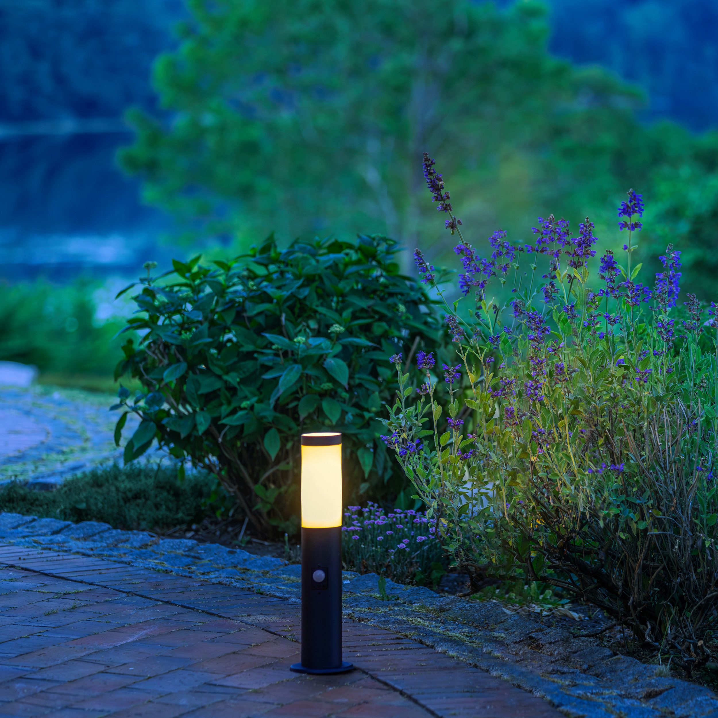 Lightbox Außen-Stehlampe, Bewegungsmelder, ohne Leuchtmittel, Pollerleuchte - spritzwassergeschützt - mit Bewegungsmelder 45cm Höhe
