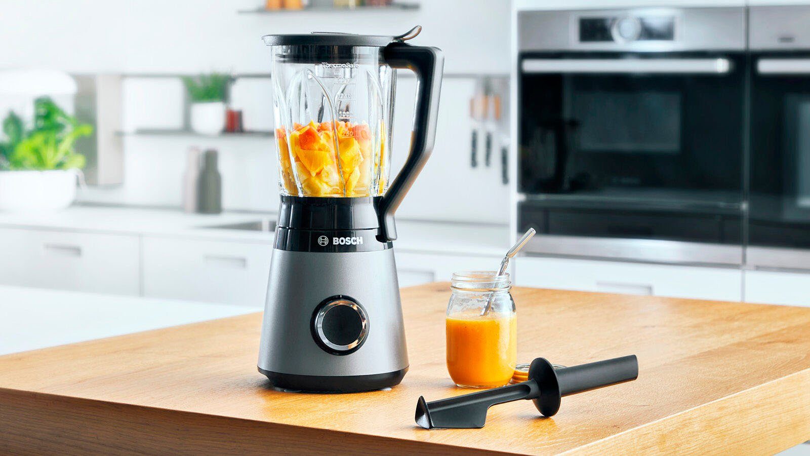 BOSCH Standmixer VitaPower Serie 4 MMB6172SN, 1,5l Glas-Behälter, 30.000 U/Min, grau, 1200 W, Stopfer, ThermoSafe Glas, 4 Edelstahl Klingen, Kabelstaufach