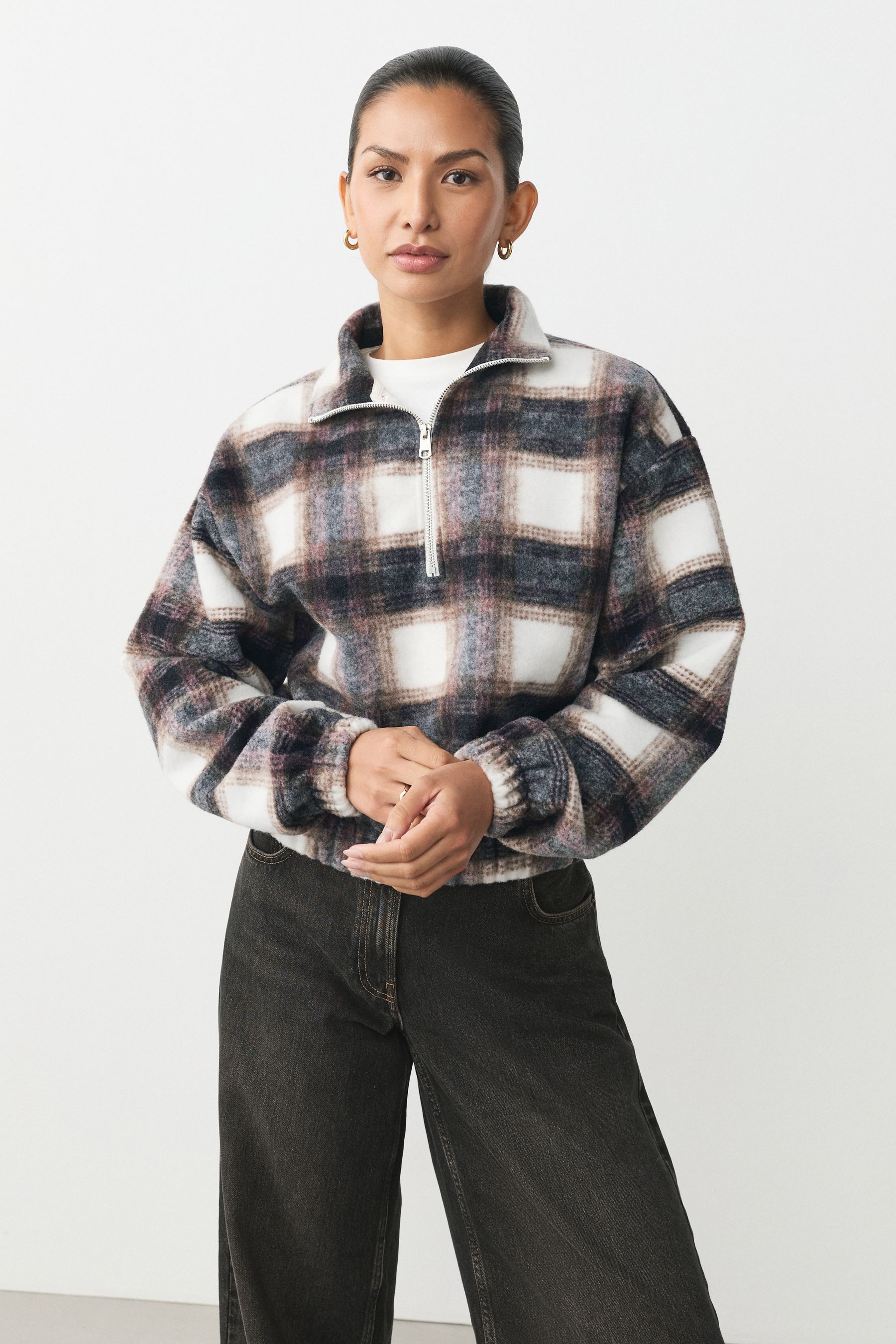Next Fleecejacke Gerippte, karierte Fleecejacke mit Ballonsaum (1-St)