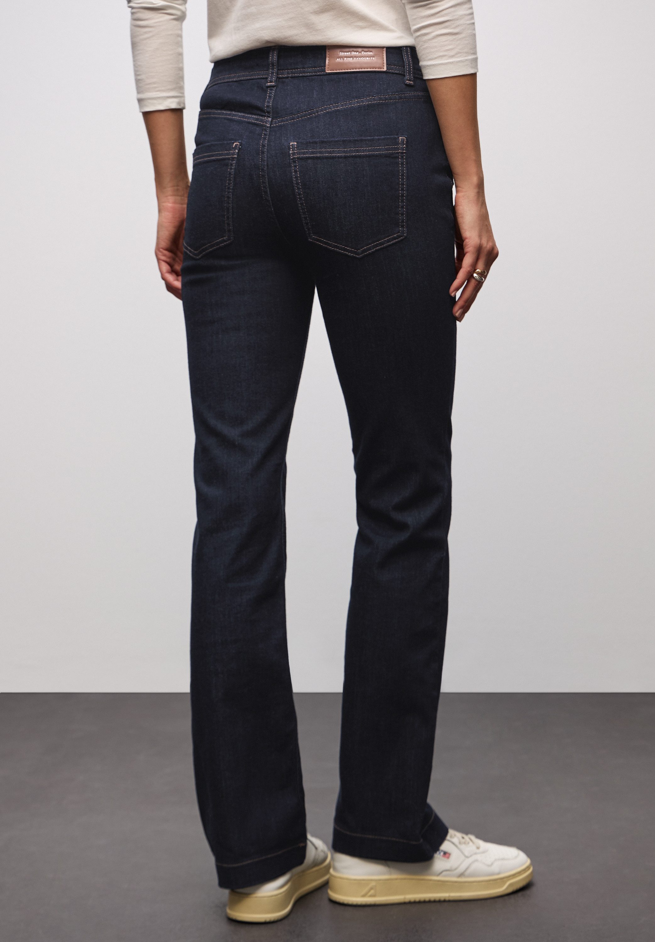 STREET ONE Bootcut-Jeans im modernen Rinsed günstig online kaufen