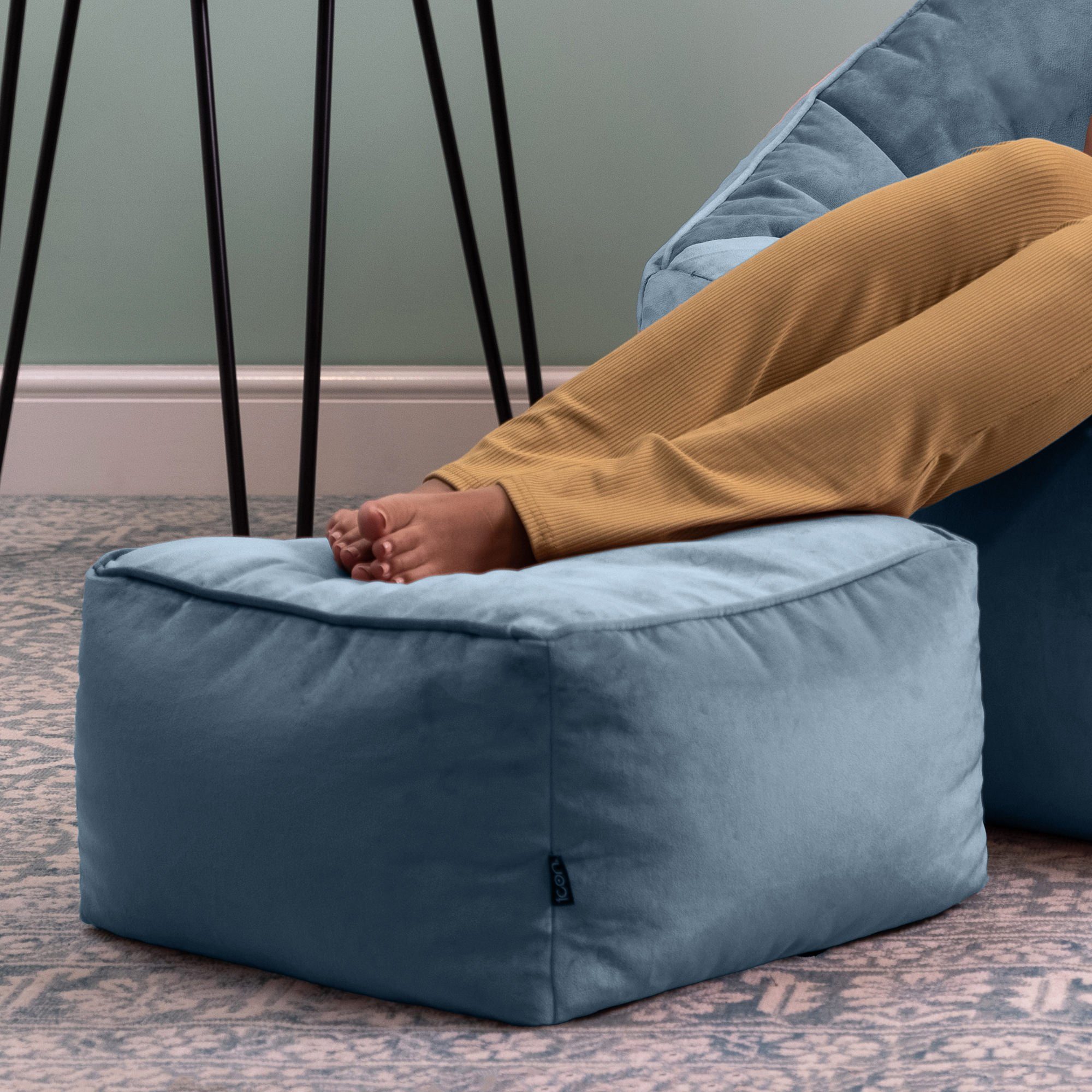 icon Pouf Sitzpouf aus Plüschsamt „Amara“ günstig online kaufen