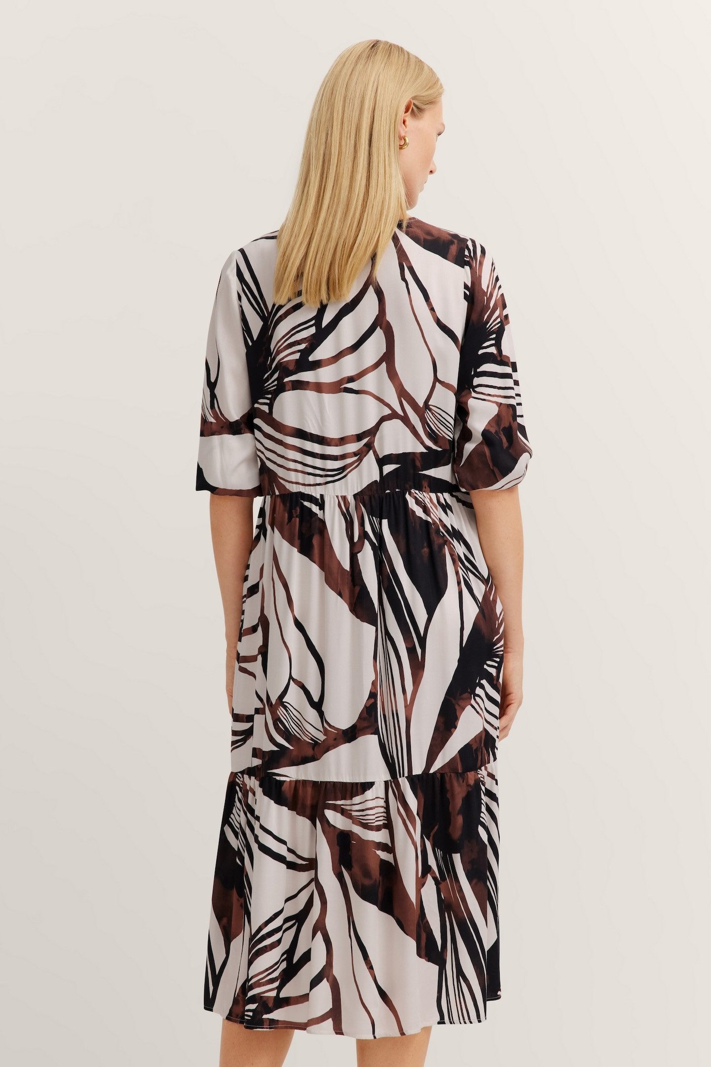 bugatti Sommerkleid mit Volants & Teilungsnähten