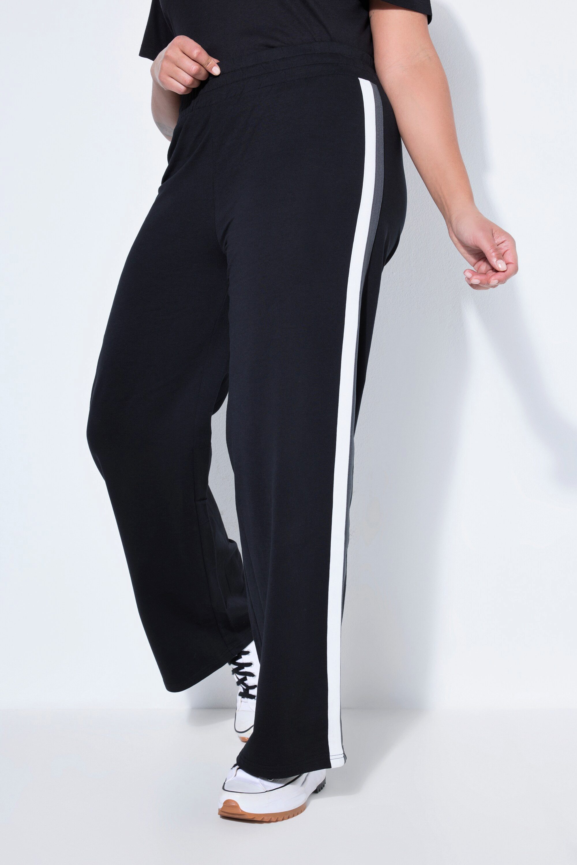 Angel of Style Funktionshose Sweat-Hose gerades Bein Seitenstreifen. € 39,99