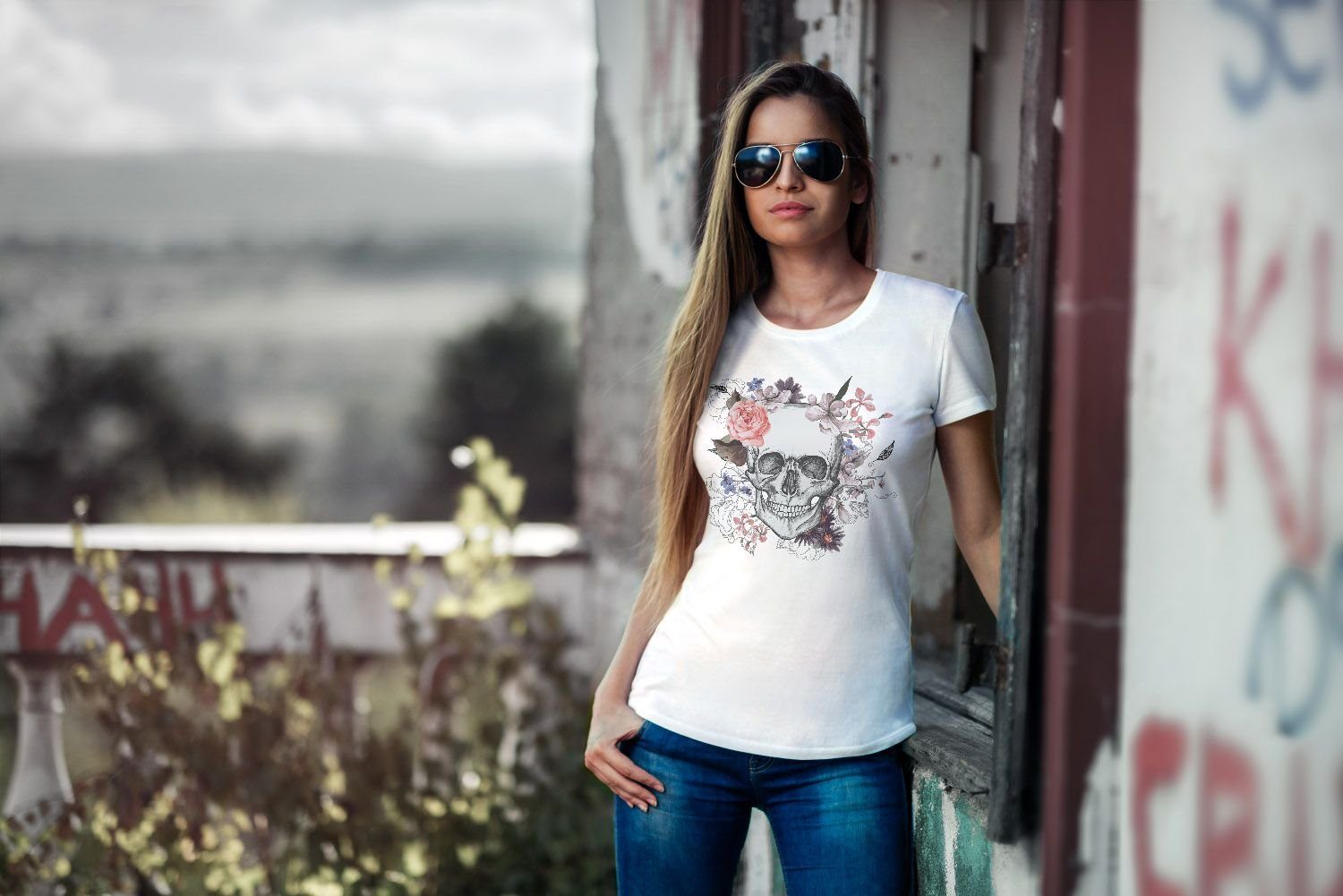 Blumen Print-Shirt Fit T-Shirt Slim Totenkopf mit Flower Skull Boho Schädel Neverless® Neverless Print Damen