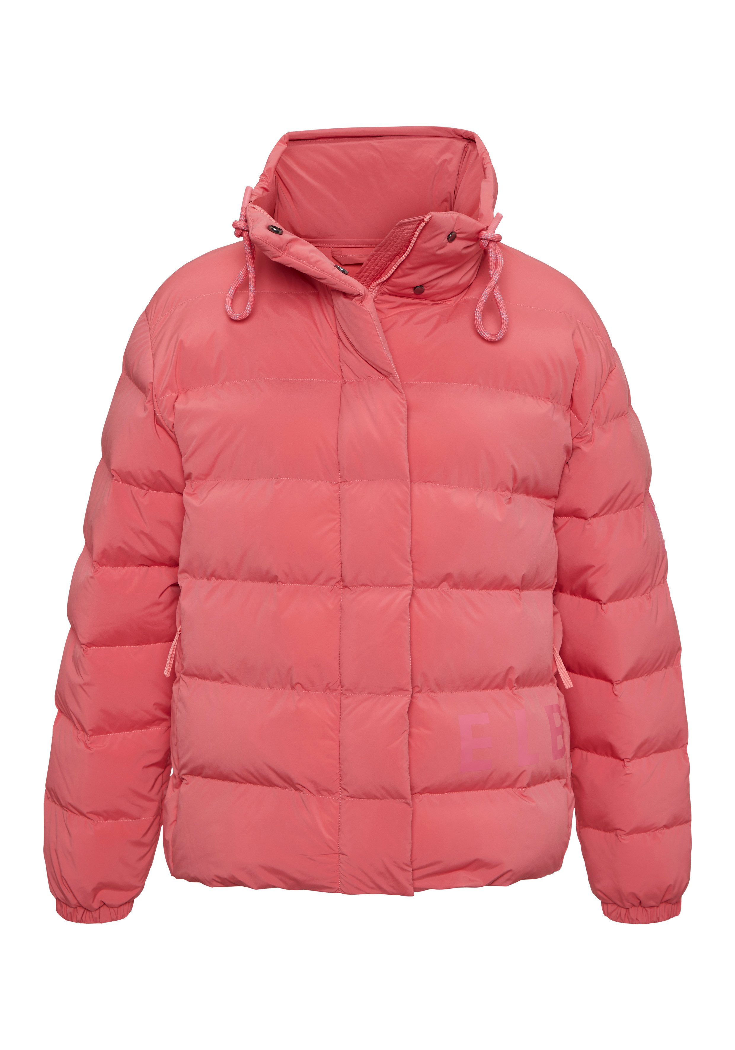 Elbsand Steppjacke mit großem Letter-Print. € 179,99