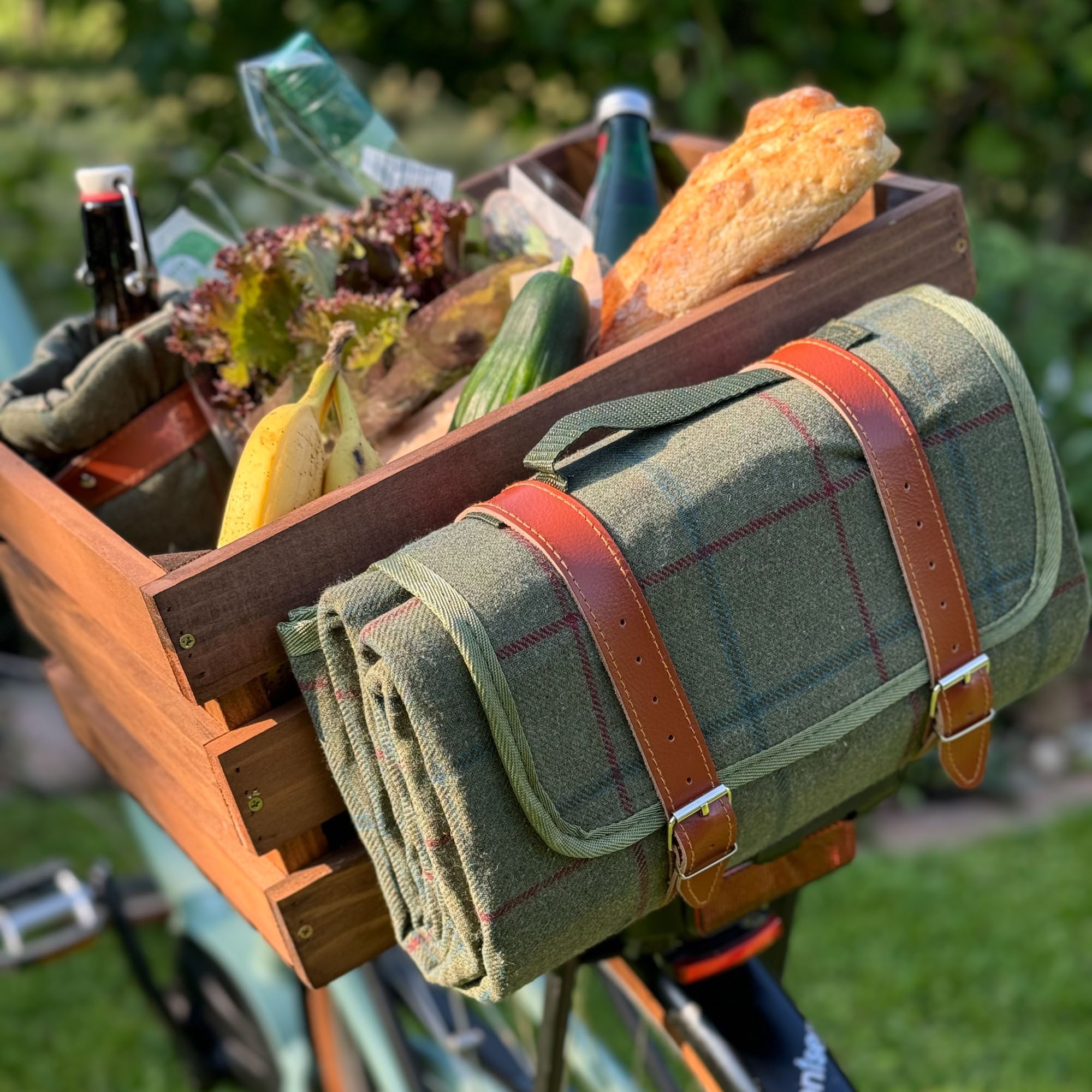 UNUS GARDEN Fahrradkorb Fahrradkiste Picknick Holz (Grün 40x30x20cm (LxBxH), Holzkiste Picknick Fahrradkiste Picknickdecke Flaschenhalter
