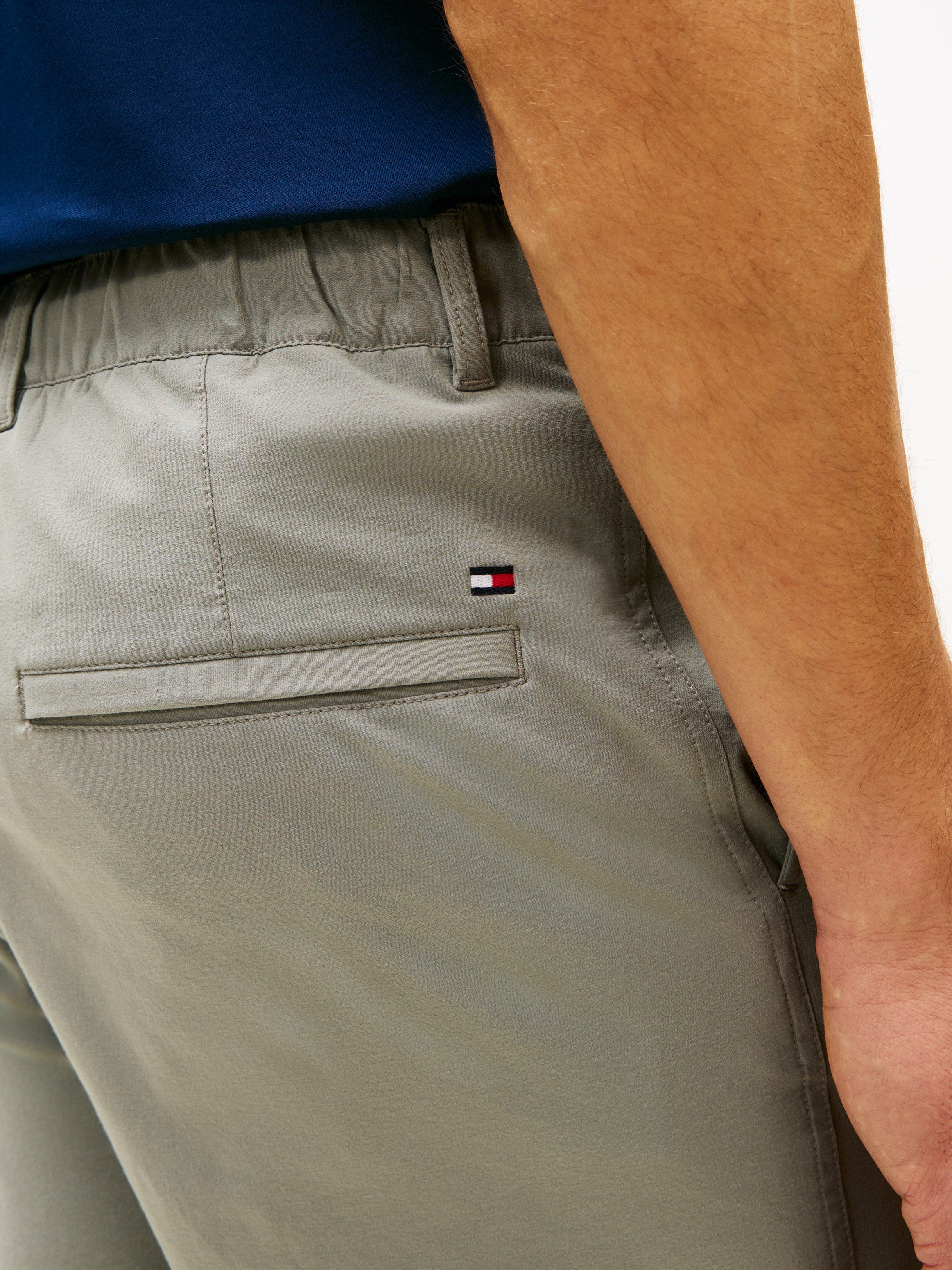 Tommy Hilfiger Chinoshorts DOVER mit Flag-Stickerei