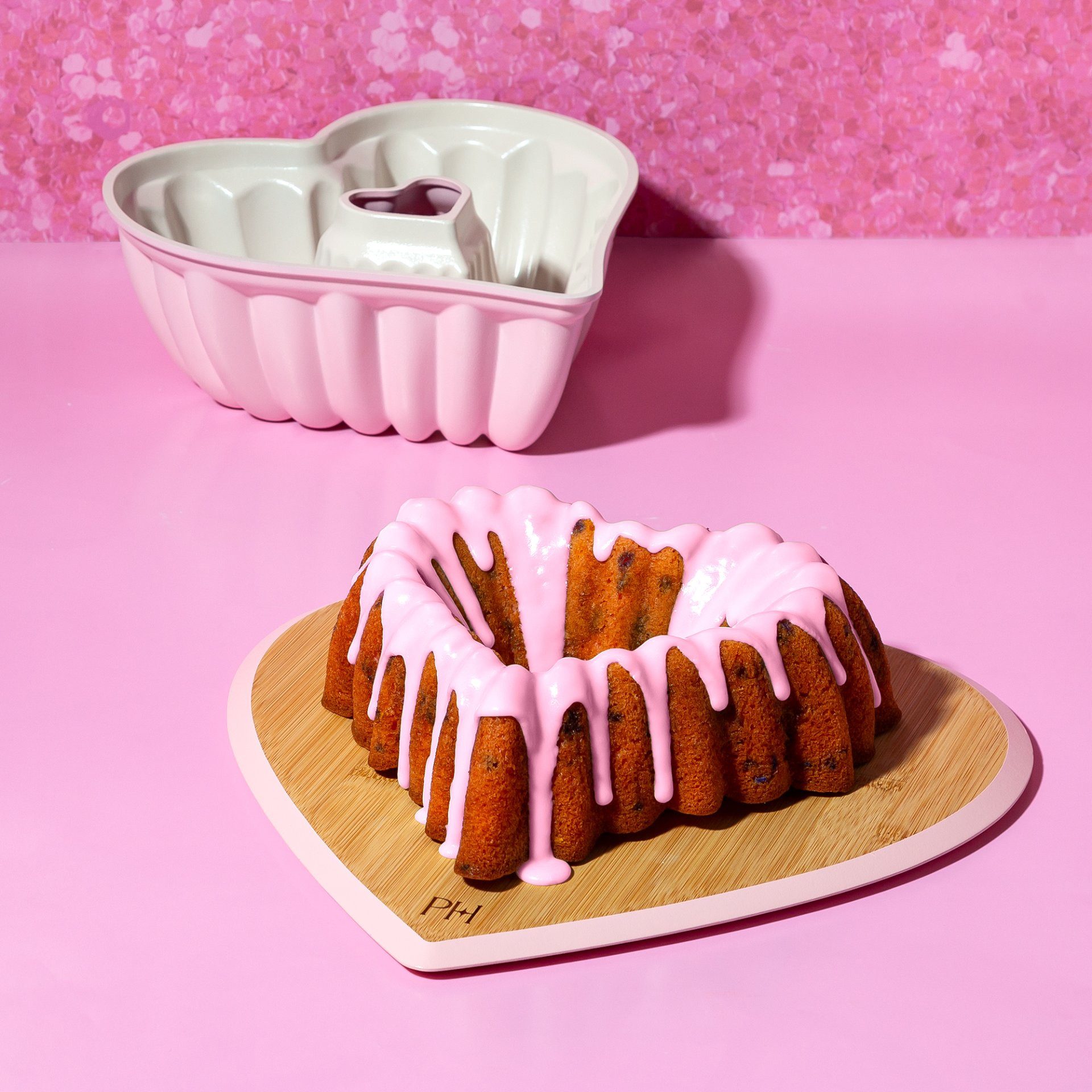 Paris Hilton Herzkuchenform Paris Hilton, ideal für besondere Anlässe, (1-tlg), Herz-Kuchenform, Backform in Herzform, Herzbackform Aluminium