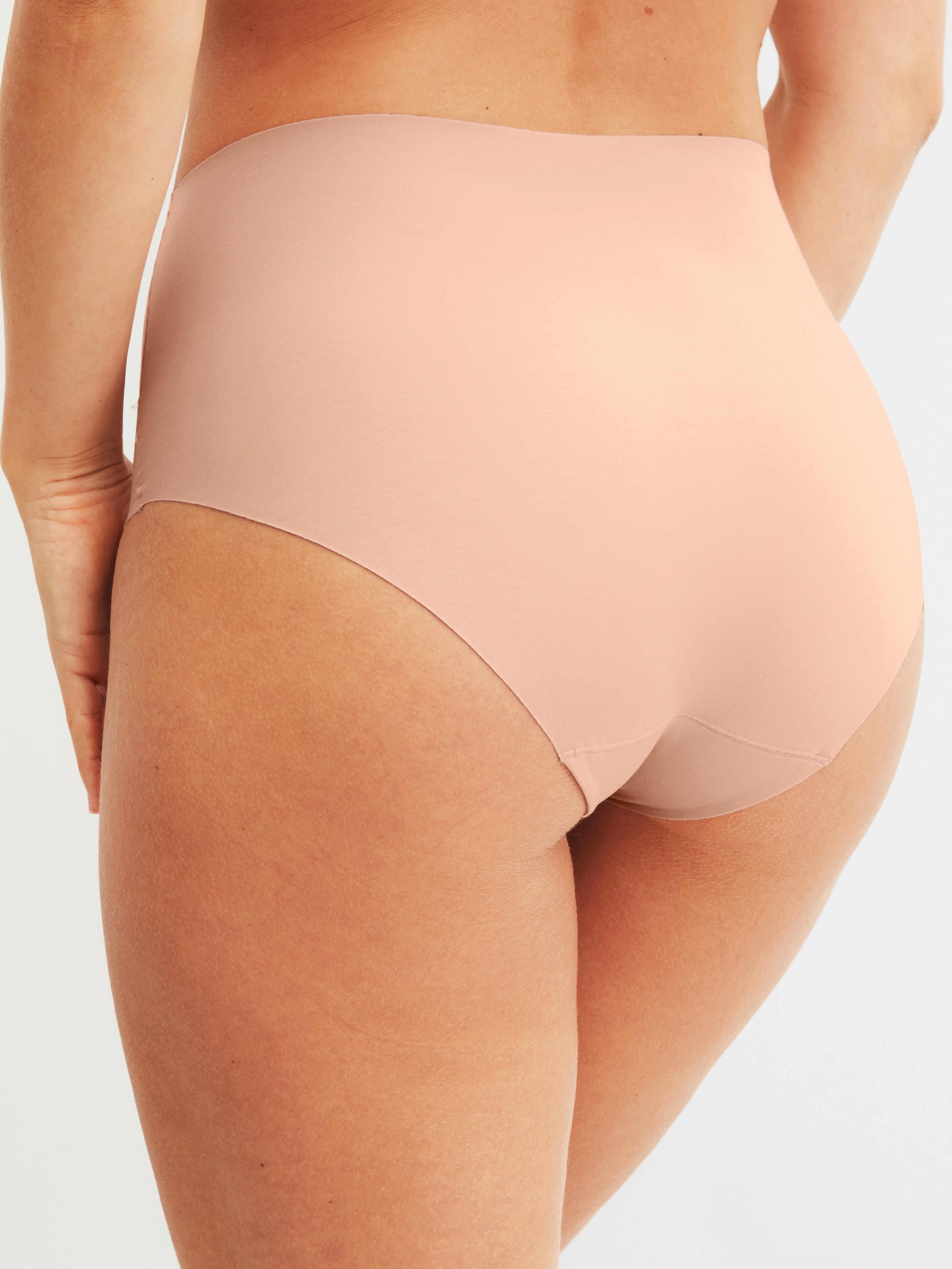CALIDA High-Waist-Slip Natural Skin mit hohem Bund, flache Abschlüsse, Interlock-Qualität
