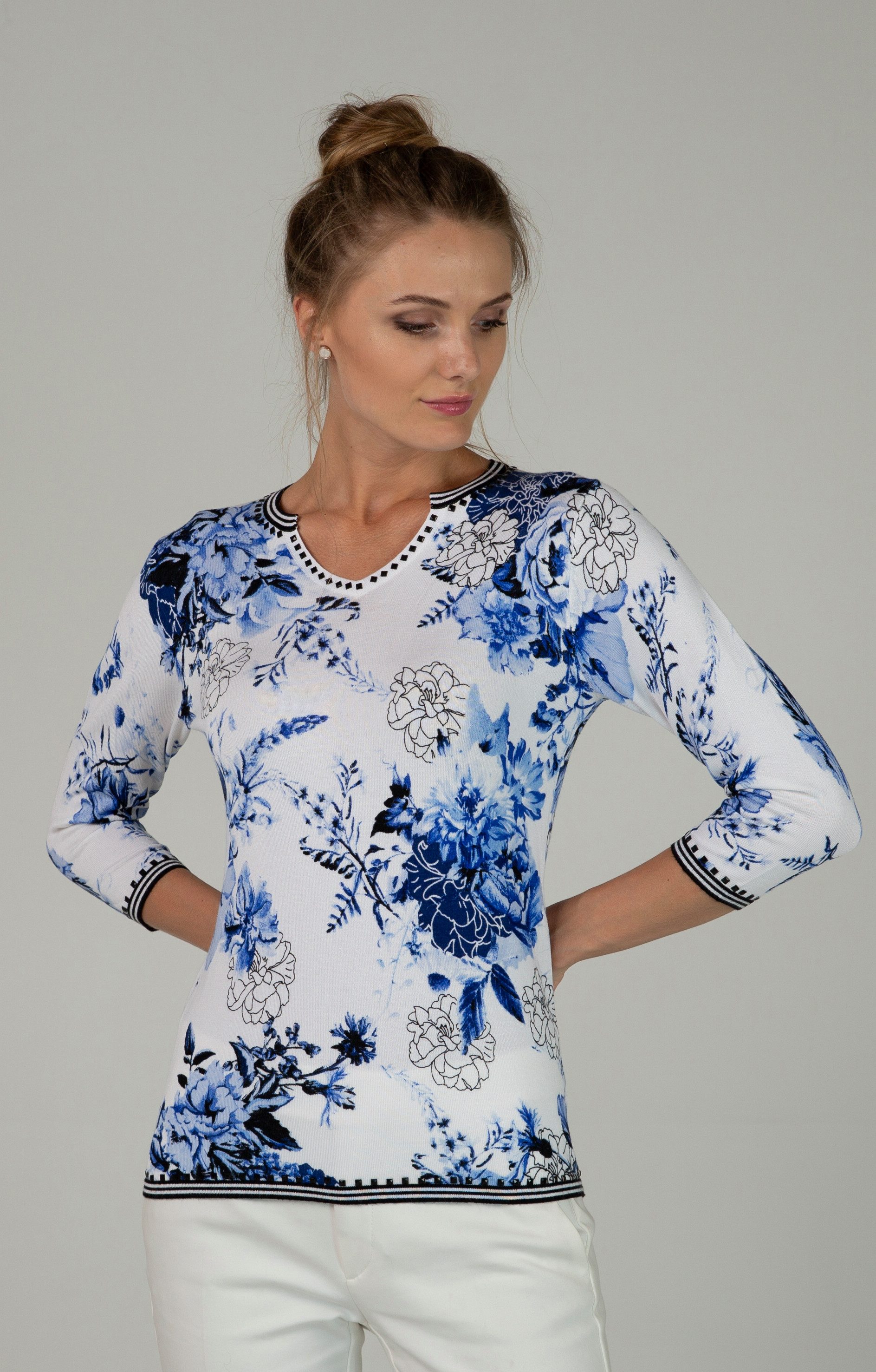 Passioni 3/4 Arm-Pullover mit floralem Print und Strassdetails günstig online kaufen