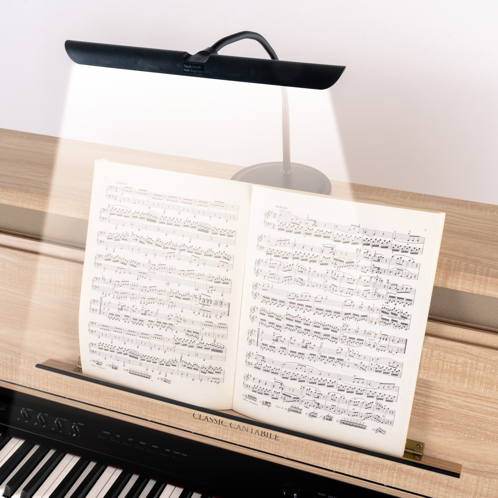 Classic Cantabile LED Tischleuchte 12120WW Pianoleuchte Easy mit flexiblem Schwanenhals und Touch-Sensor, warm-weiß, stufenlos dimmbare Leuchte und 18 helle LEDs im breiten Schirm