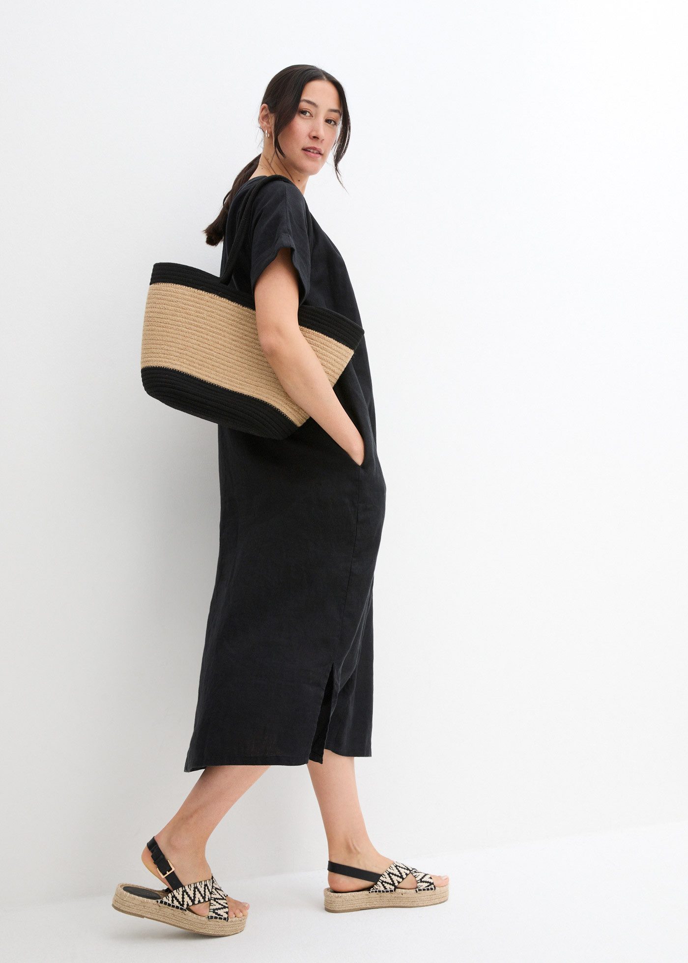 bonprix Tunikakleid für eleganten Look, aus Leinen, Oversize-Passform, mit Halbarm – Bild 4 von 5