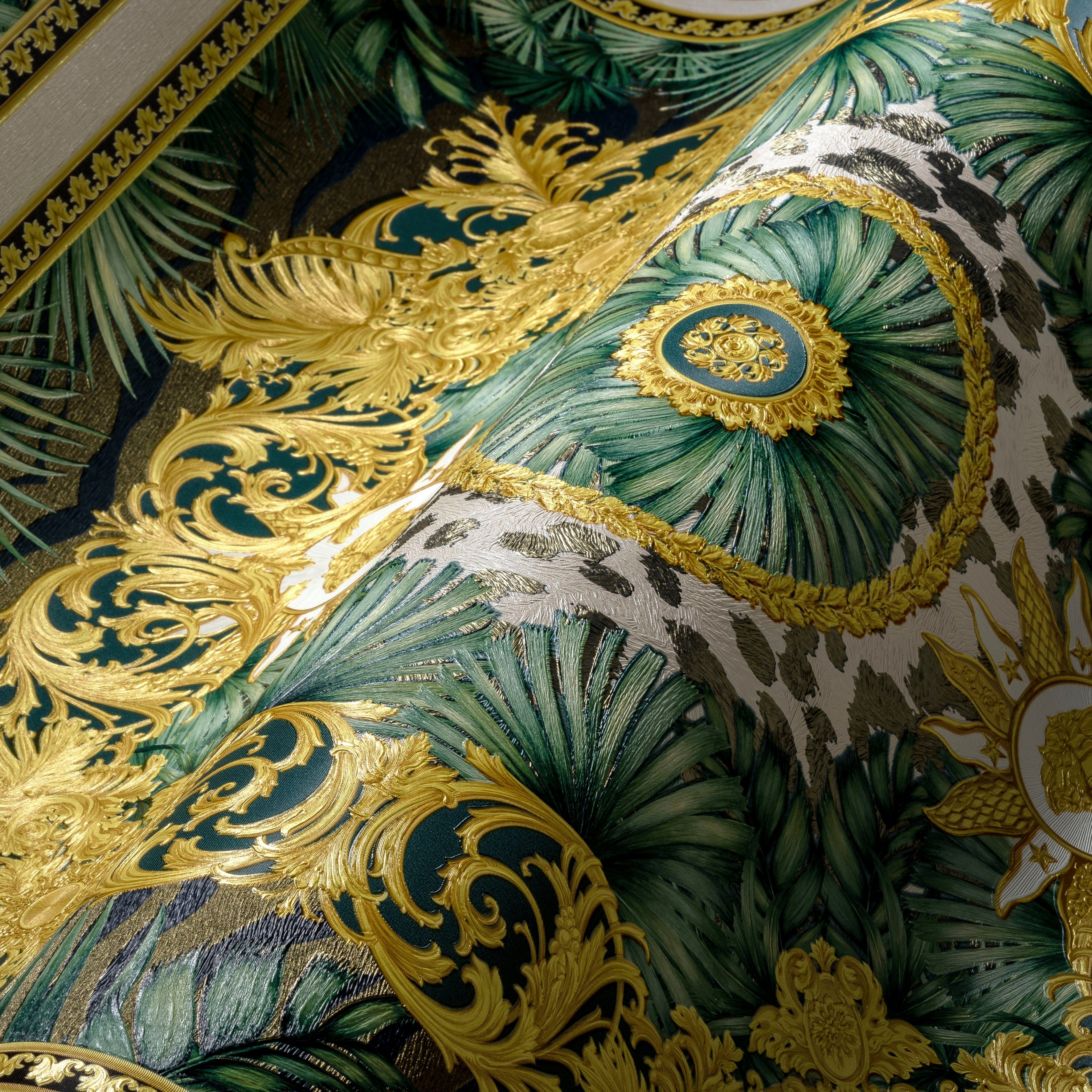 Versace Vliestapete Wallpaper Versace 5 Design, leicht strukturiert, leicht glänzend, abstrakt, gemustert, (1 St), Dschungel auffallende Fliesen-Tapete Tapeten Wohnzimmer Schlafzimmer