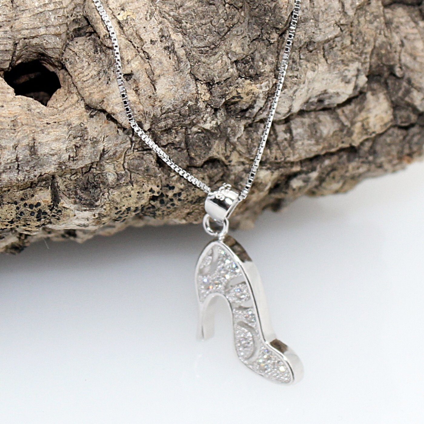 ELLAWIL Silberkette Kette mit High Heels Anhänger Damen Zirkonia Halskette Mädchen (Kettenlänge 45 cm, Sterling Silber 925), inklusive Geschenkschachtel | Silberketten