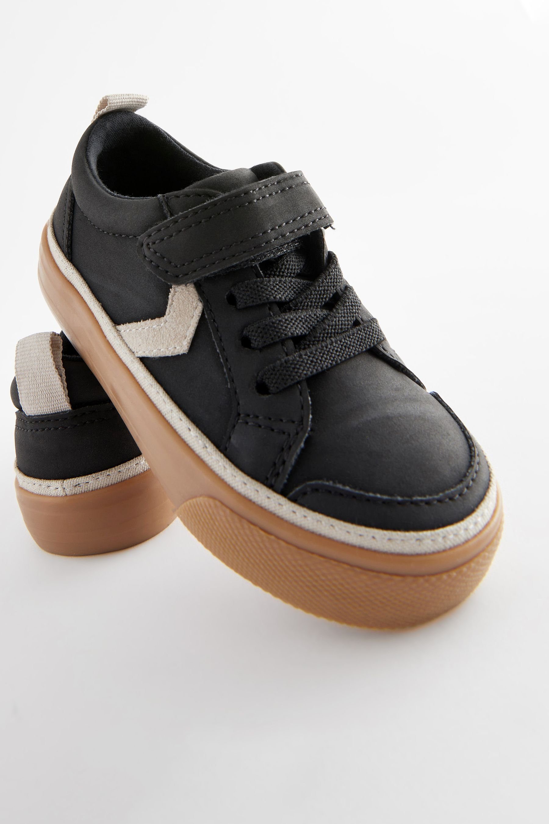 Next Chevron Klettverschluss-Sneaker, Standardgröße Sneaker (1-tlg) günstig online kaufen