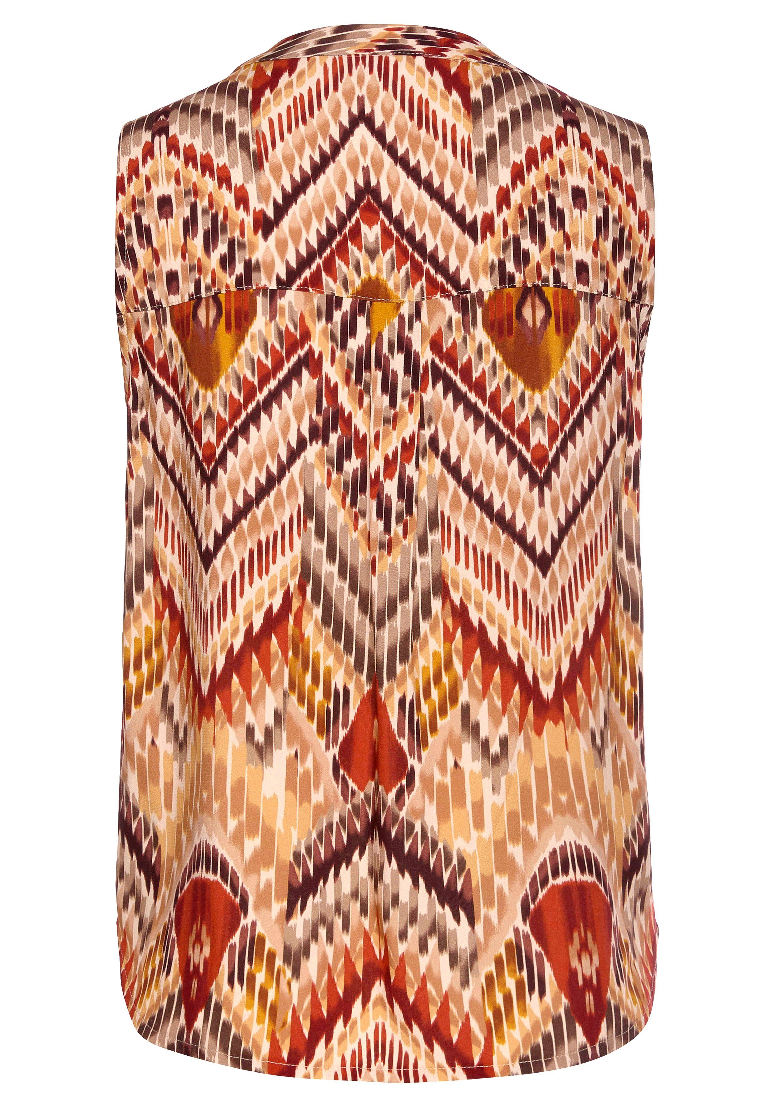 LASCANA Blusentop mit Ethnoprint und V-Ausschnitt aus gewebter Viskose Ärmelloses Blusenshirt, bedruckte Damenbluse, lockere Sommerbluse – Bild 4 von 5