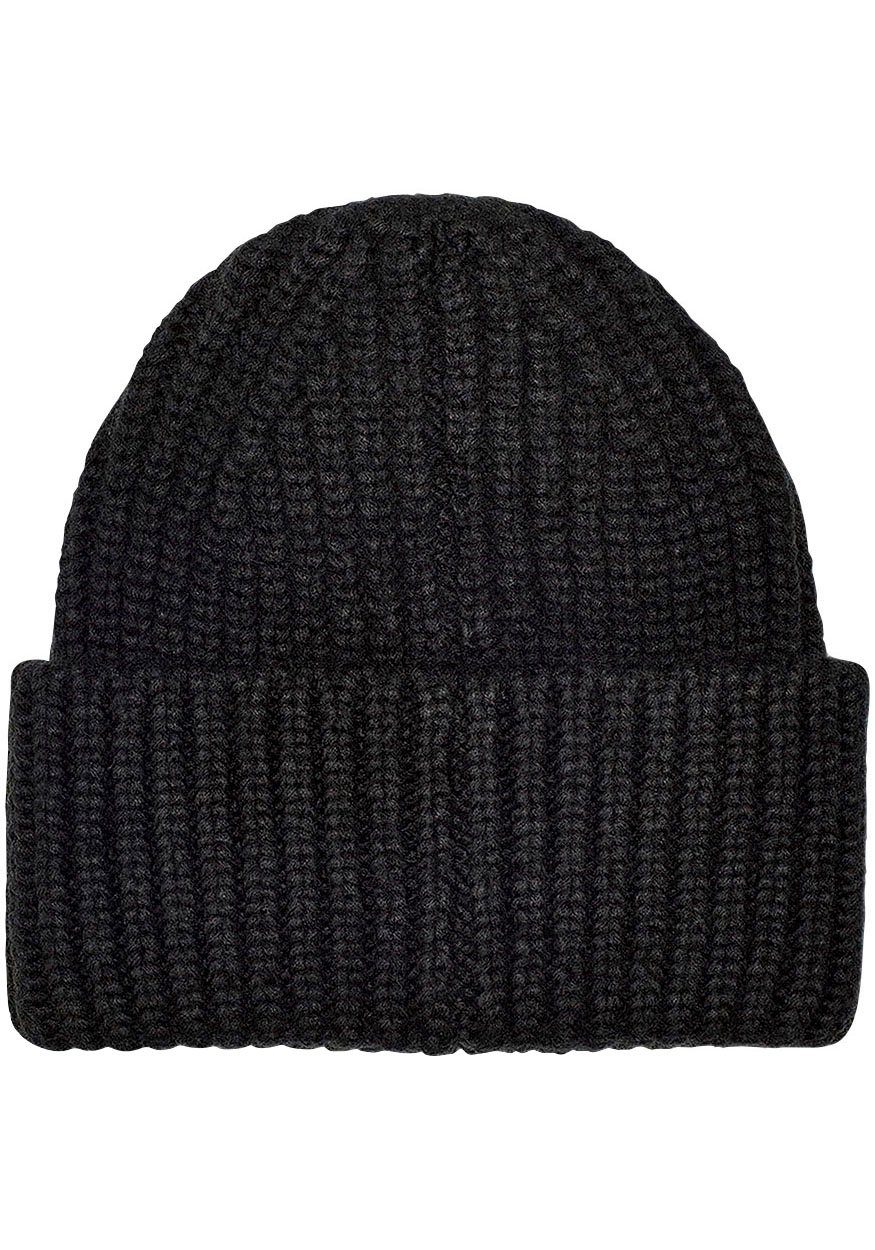UGG Beanie W CHUNKY RIB BEANIE Wintermütze, Strickmütze mit Logobadge günstig online kaufen