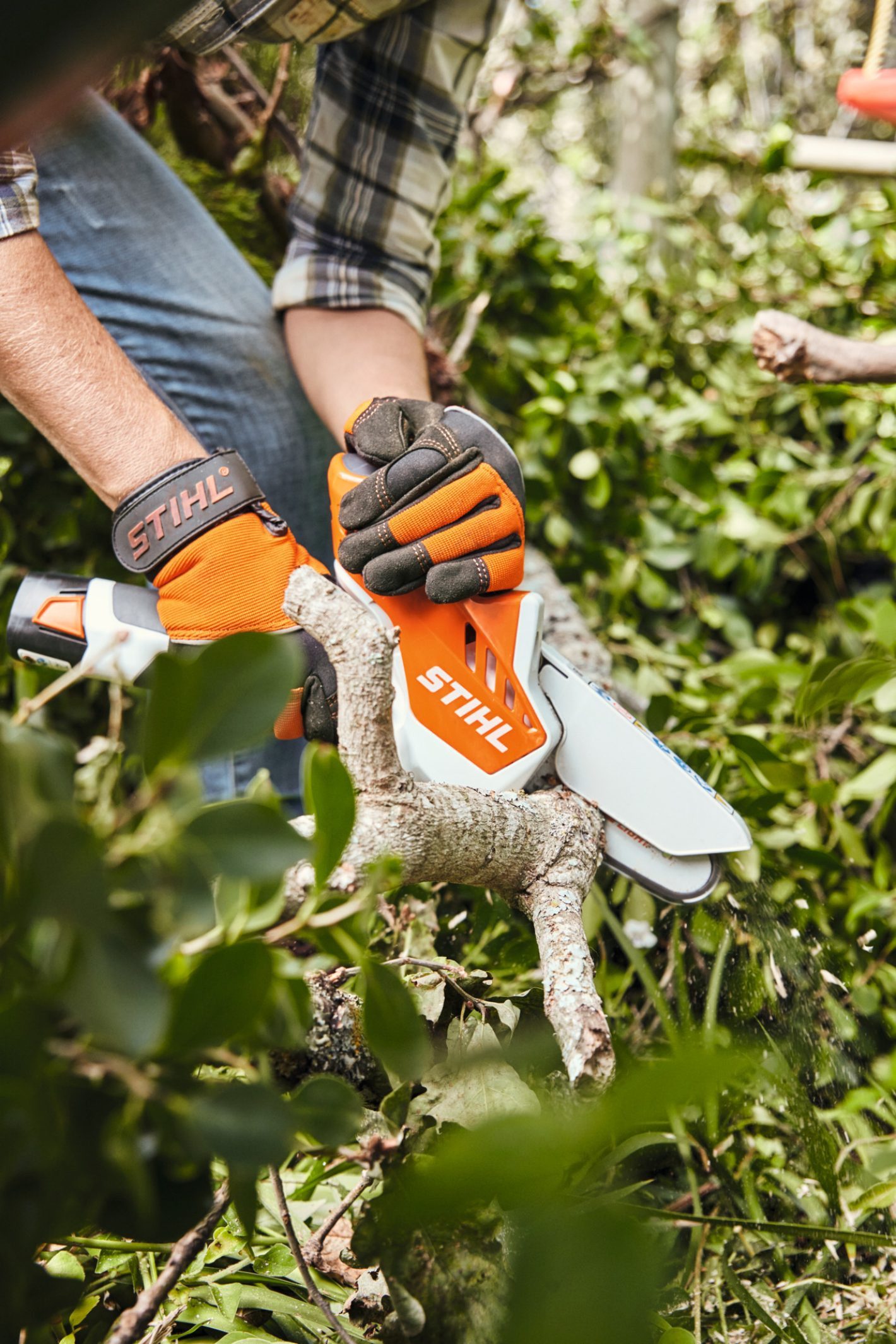 STIHL Akku-Kettensäge STIHL GTA 26 Akku-Gehölzschneider inkl. Akku und Ladegerät, 10 cm Schwertlänge, Hohe Schnittleistung und sauberes Schnittbild