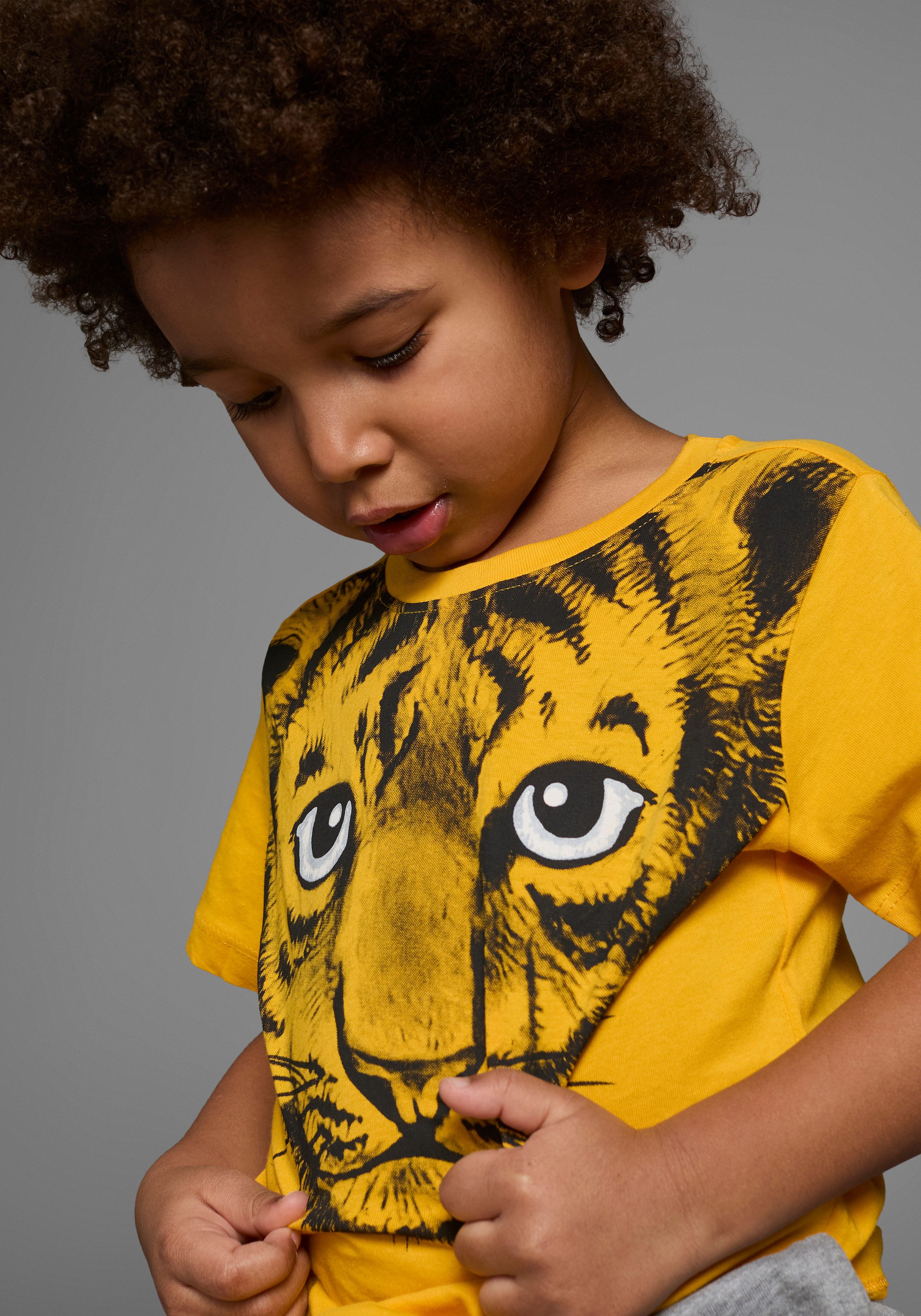 KIDSWORLD T-Shirt Mit tollem Druck: LITTLE TIGER Kurzarm, Basic-Passform, mit peppigem Druck, Rundhalsausschnitt