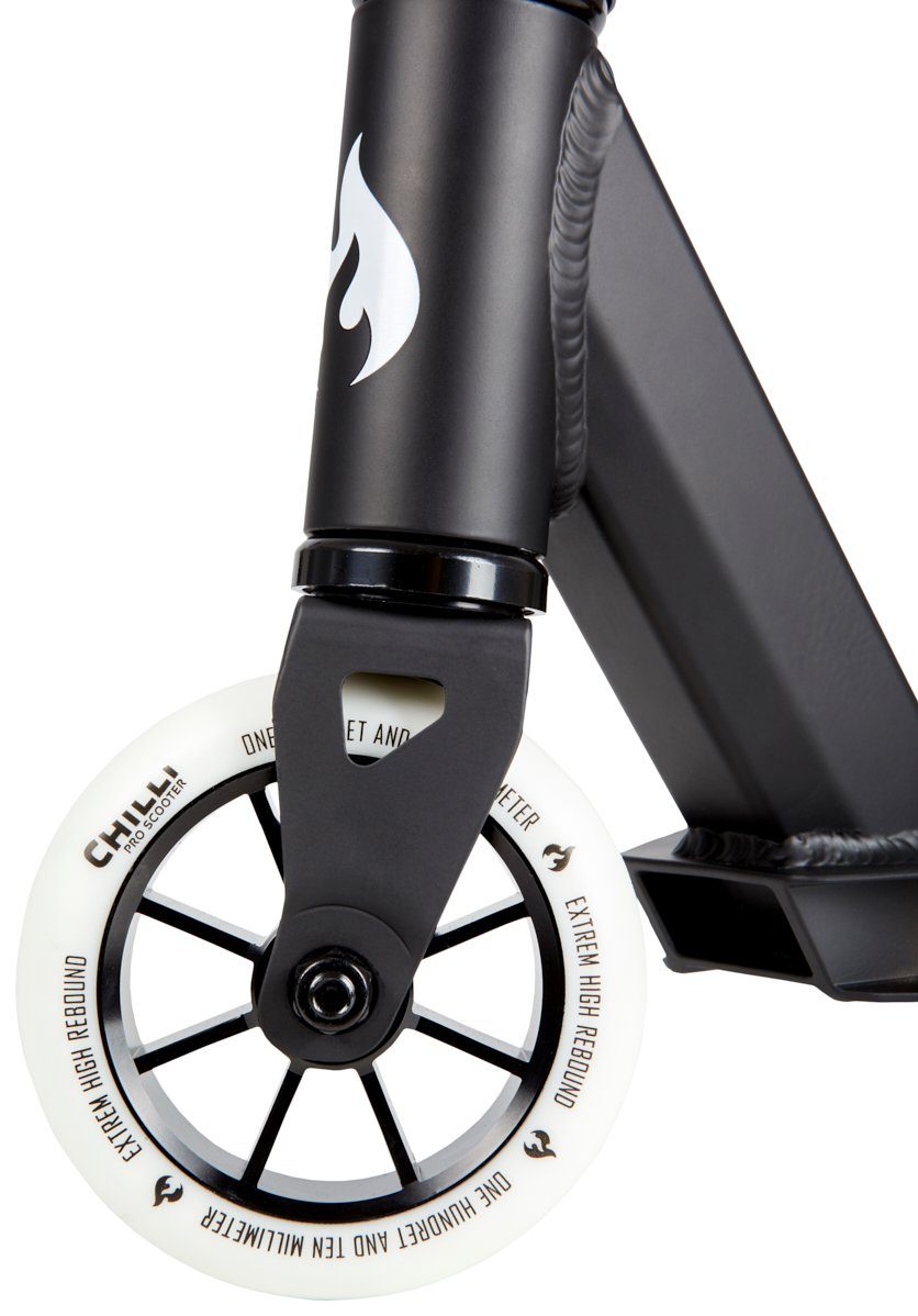 Chilli Pro Scooter Stuntscooter Chilli Pro Base Stunt-scooter H=82cm schwarz / weiß